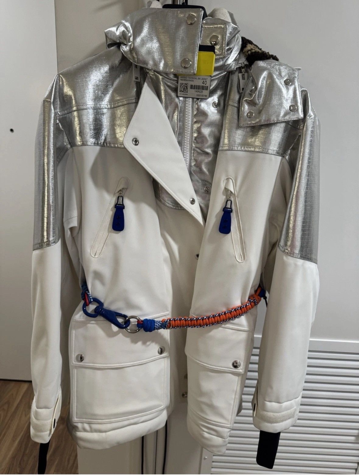 Louis Vuitton 2022 Electric Ski Utility Jacket Size M / US 6-8 / IT 42-44 - 1 Thumbnail
