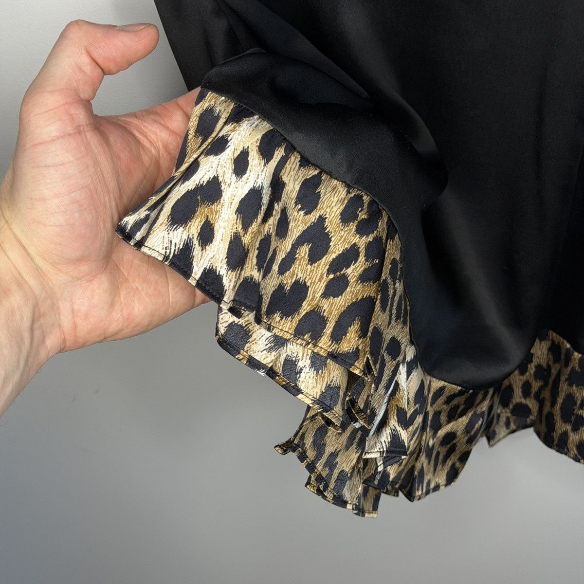 John Galliano John Galliano Vintage Y2K Silk Top Blouse Panter Avant Garde Size S / US 4 / IT 40 - 5 Thumbnail