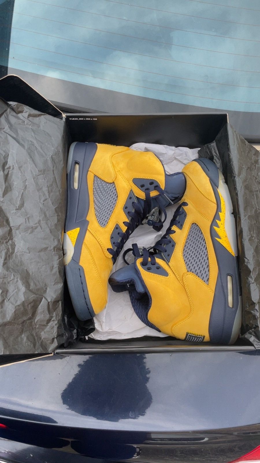 Nike Jordan 5 Retro University of Michigan Amarillo Size US 12 / EU 45 - 2 Thumbnail