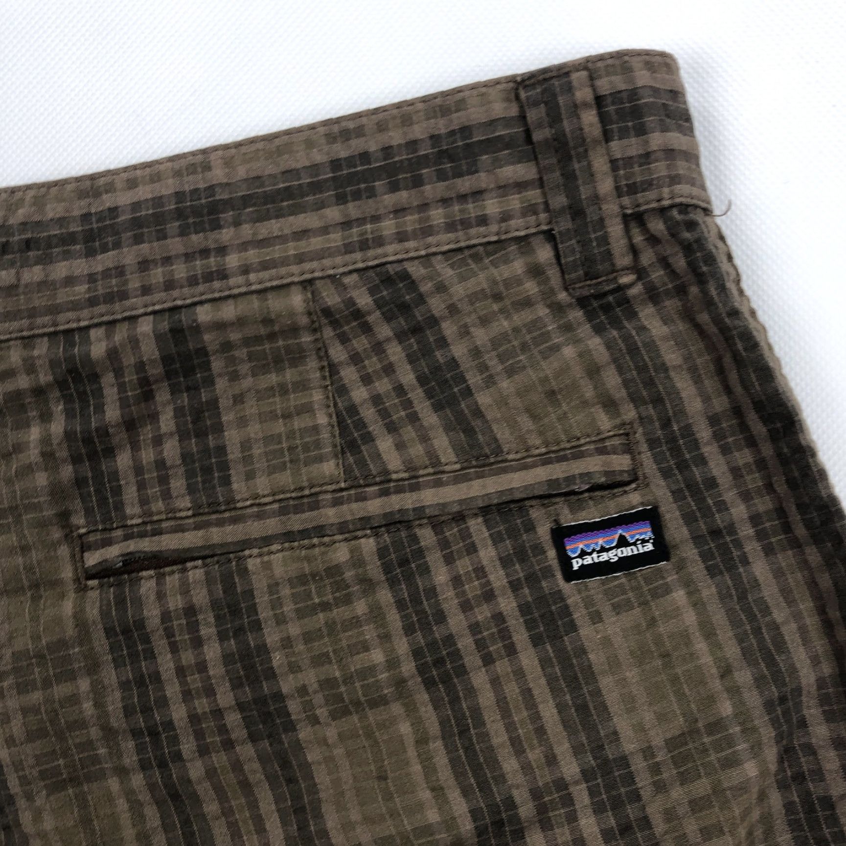Patagonia Patagonia Men's 33 Brown Plaid Organic Cotton Blend Chino Walking Shorts Slim? (remove uncertain) Size US 33 - 5 Thumbnail