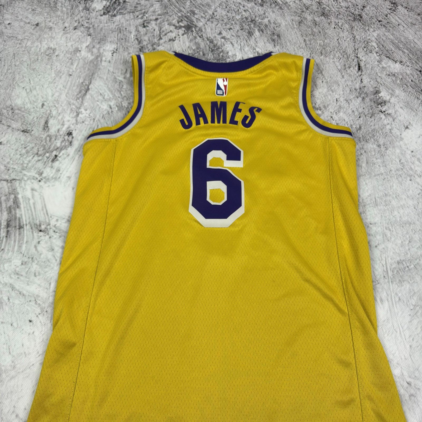 Nike Nike Dri-Fit Men's Los Angeles Lakers Lebron James Jersey XS Size US XS / EU 42 / 0 - 9 Thumbnail