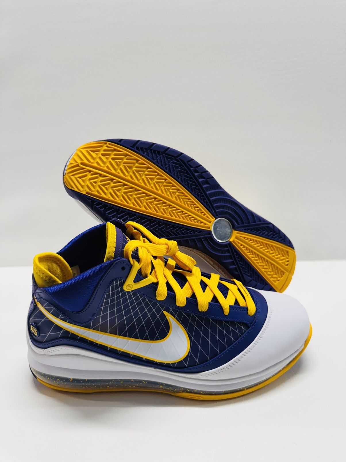 Nike Nike LeBron 7 Media Day Lakers Purple/Gold | Grailed display picture 3