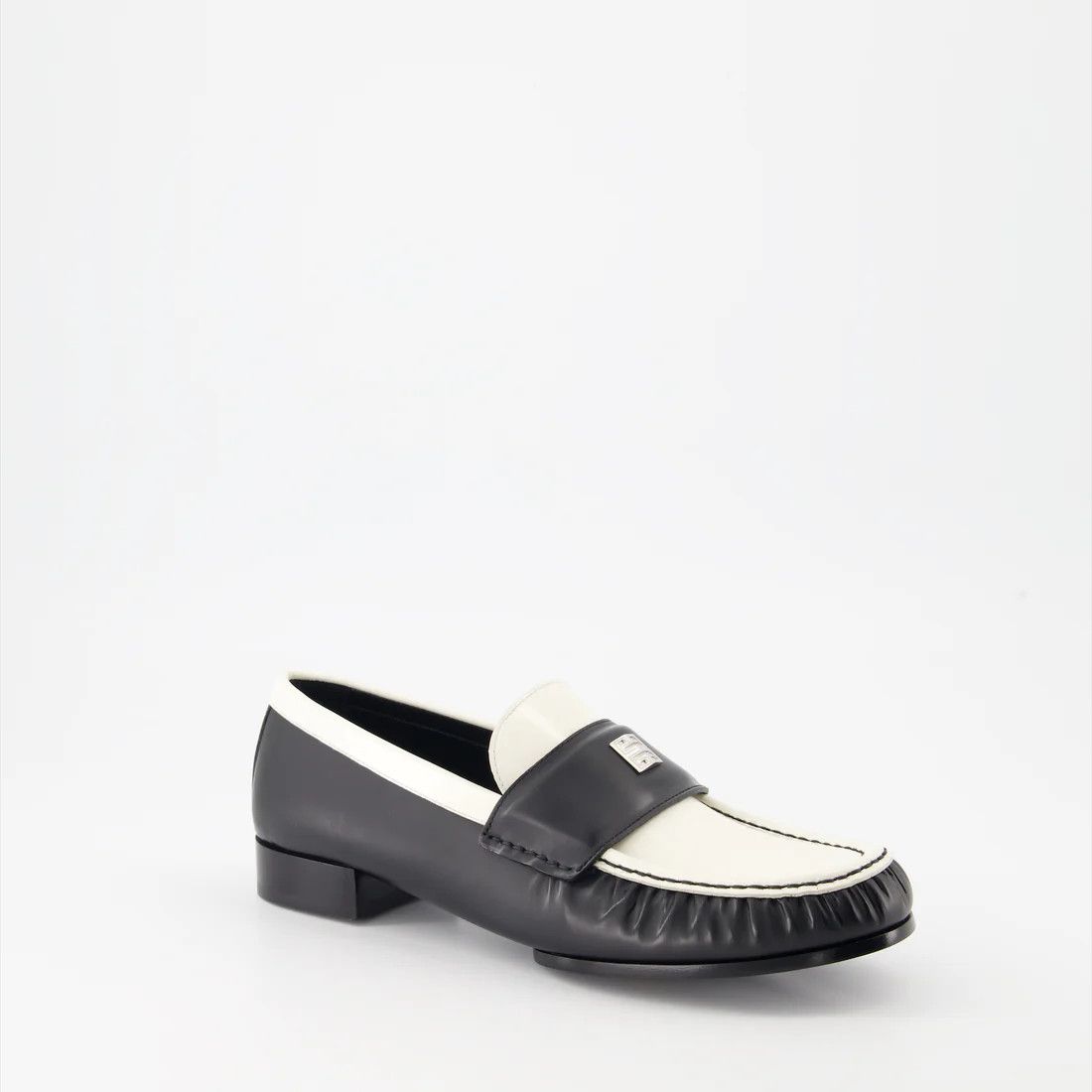 Givenchy o1srvl11e1224 4G Leather Loafers in Black/White Size US 6 / IT 36 - 2 Thumbnail