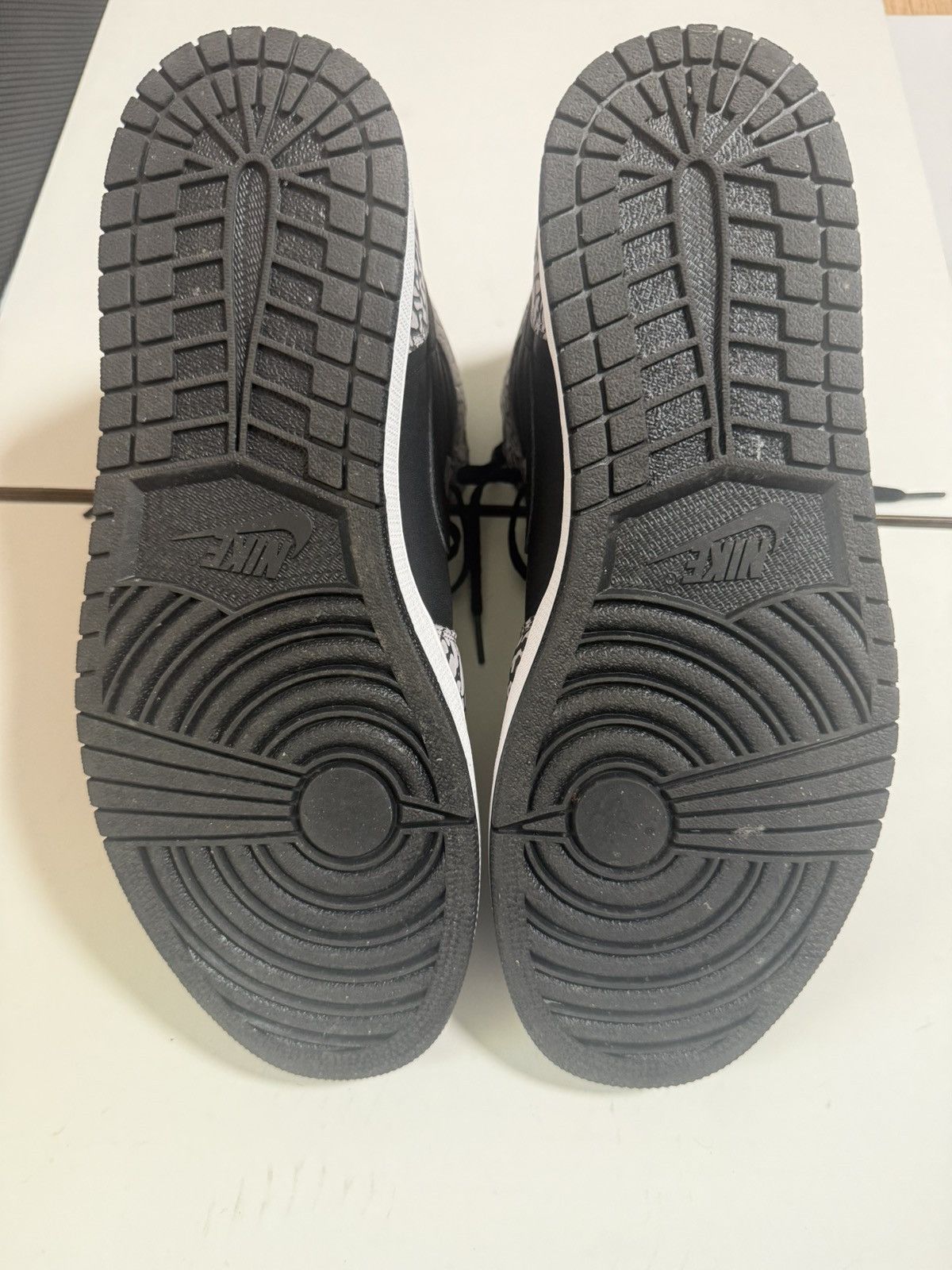 Jordan Brand Jordan 1 High - Black/Elephant Size US 11.5 / EU 44-45 - 6 Thumbnail