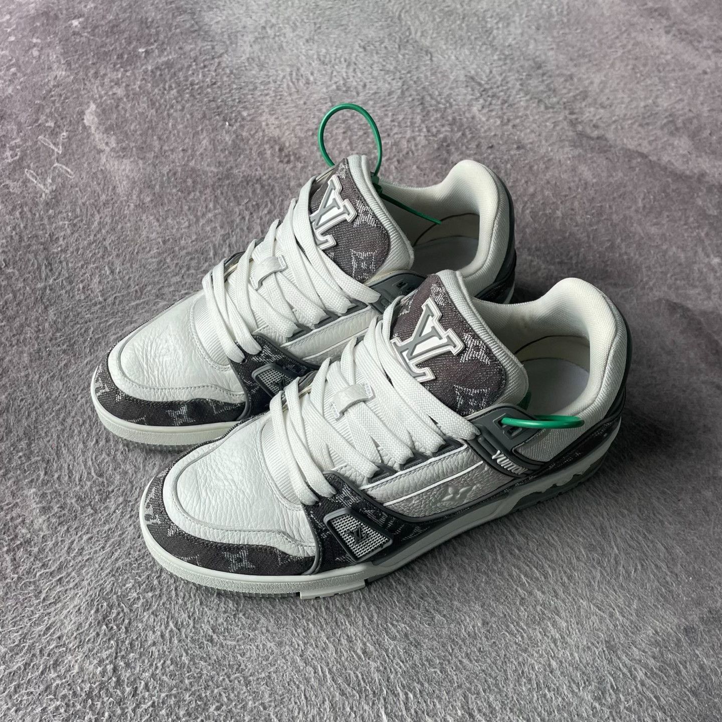 Louis Vuitton Louis Vuitton Training Denim White Lowtop Sneakers 40 Men Size US 7.5 / EU 40-41 - 1 Thumbnail