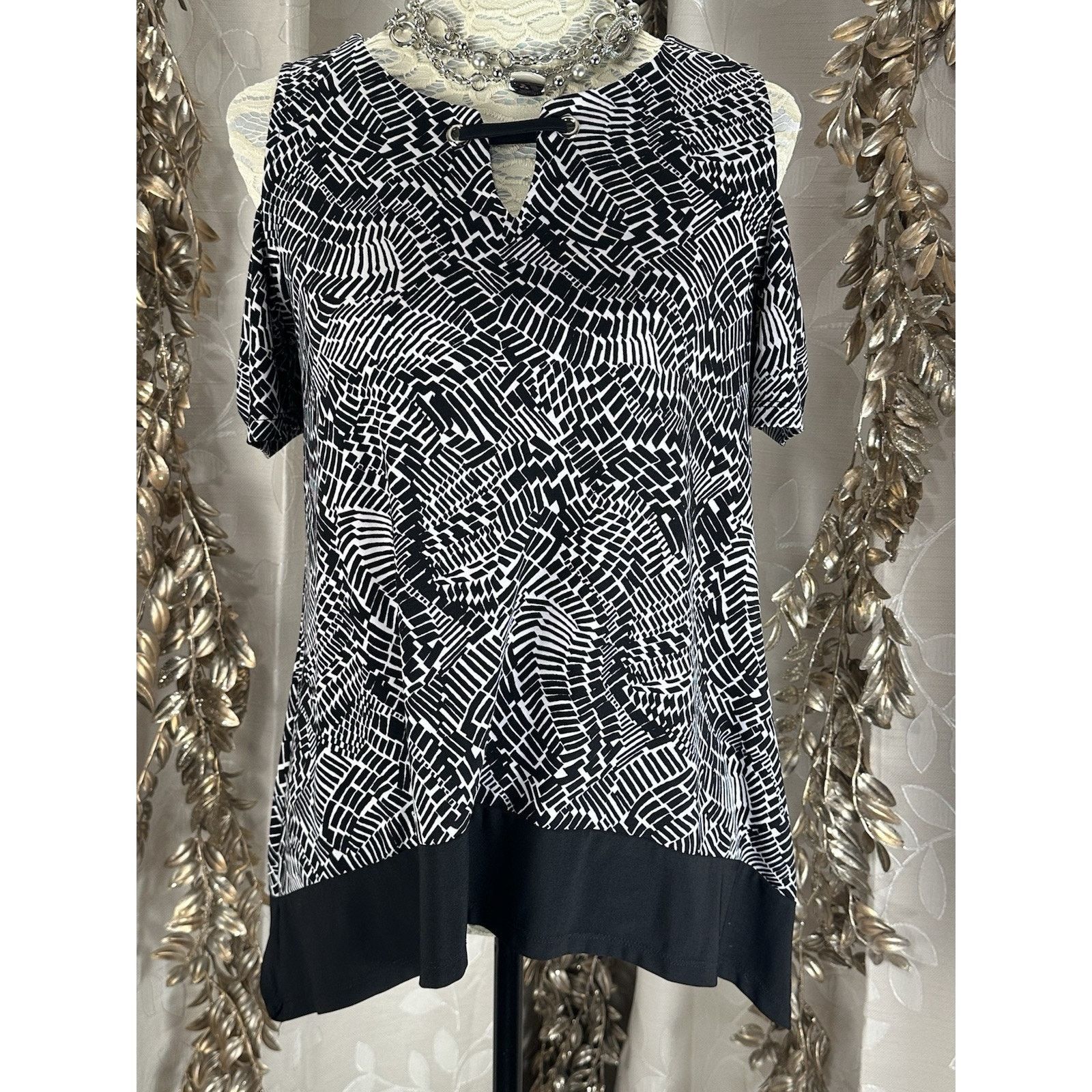 Other Rafaella Cold Shoulder Top SM Black White Print Blouse Size S / US 4 / IT 40 - 2 Thumbnail