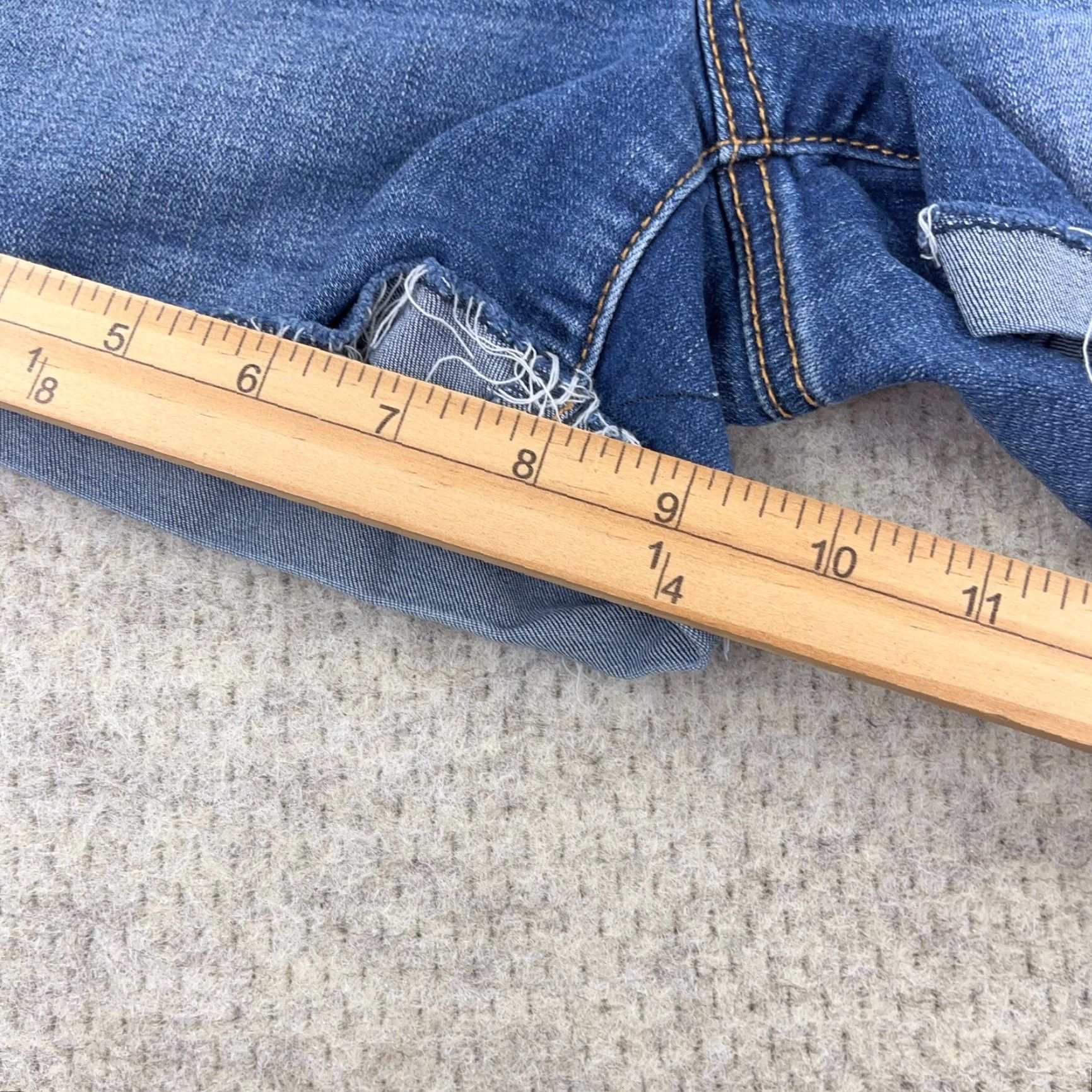 American Eagle Outfitters American Eagle Shorts Women 6 High Rise Cut Off Shortie Cuffed Dark Jean Jorts Size 28" / US 6 / IT 42 - 6 Thumbnail