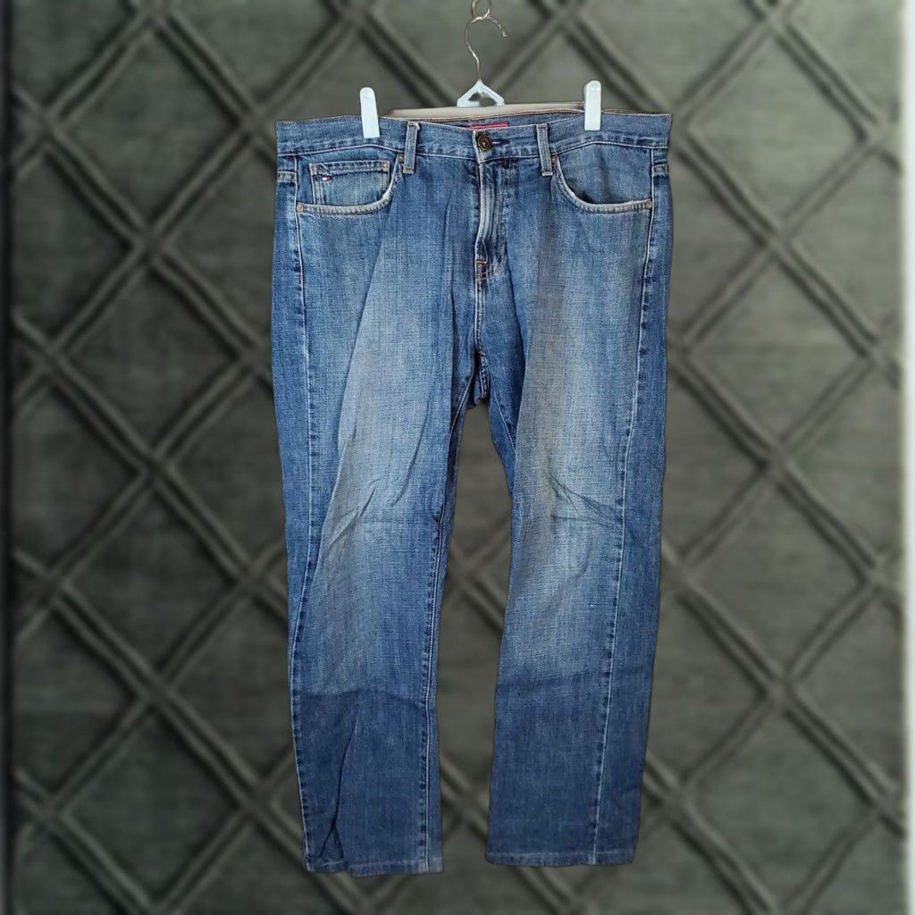 Tommy Hilfiger VINTAGE Tommy Hilfiger Jeans Mens 36x28 Hip Hop Streetwear Blue Straight Denim Size US 36 / EU 52 - 1 Thumbnail