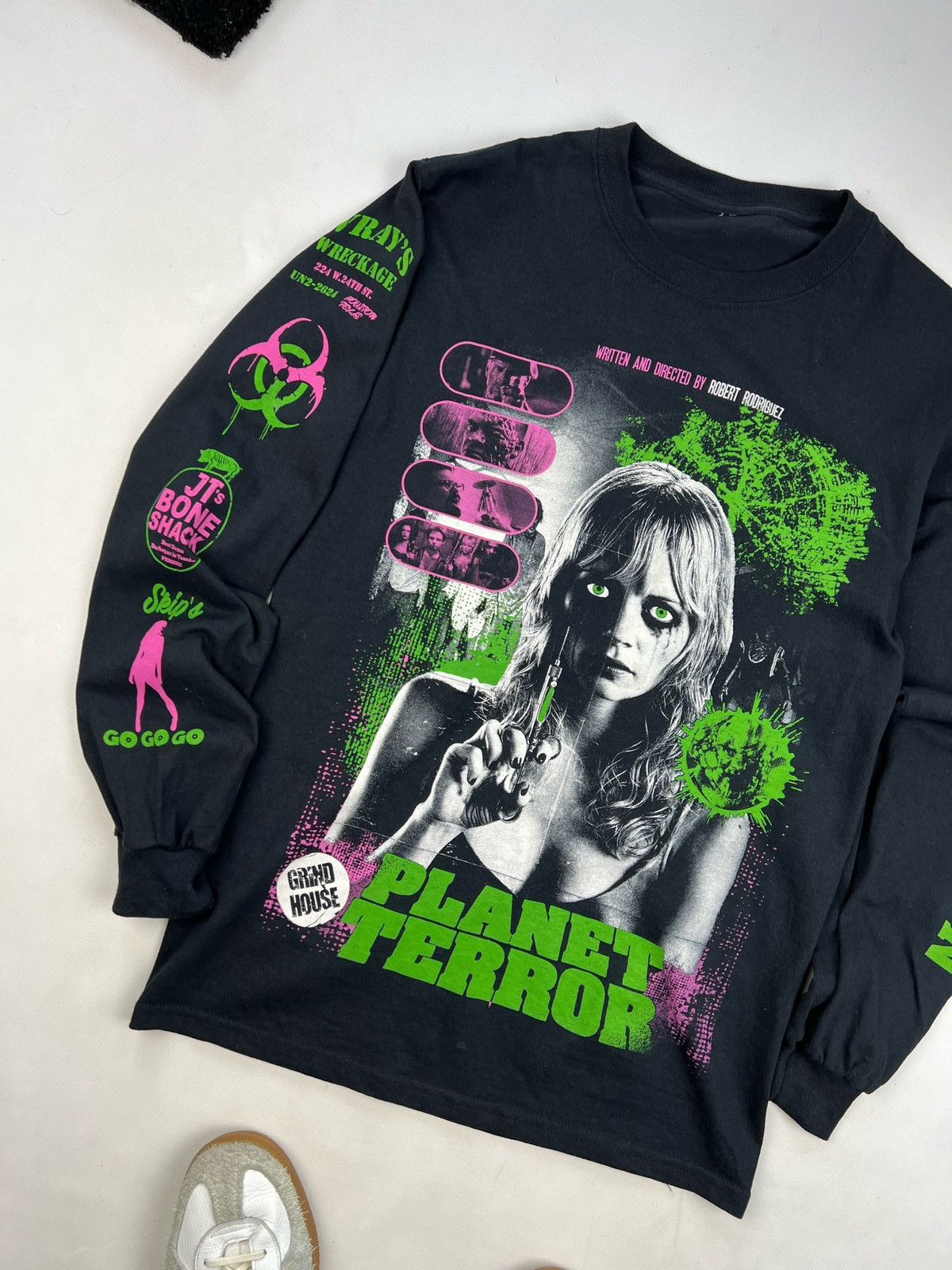Vintage Planet Terror Tee longsleeve movie sexy girls nude women Size US M / EU 48-50 / 2 - 4 Thumbnail