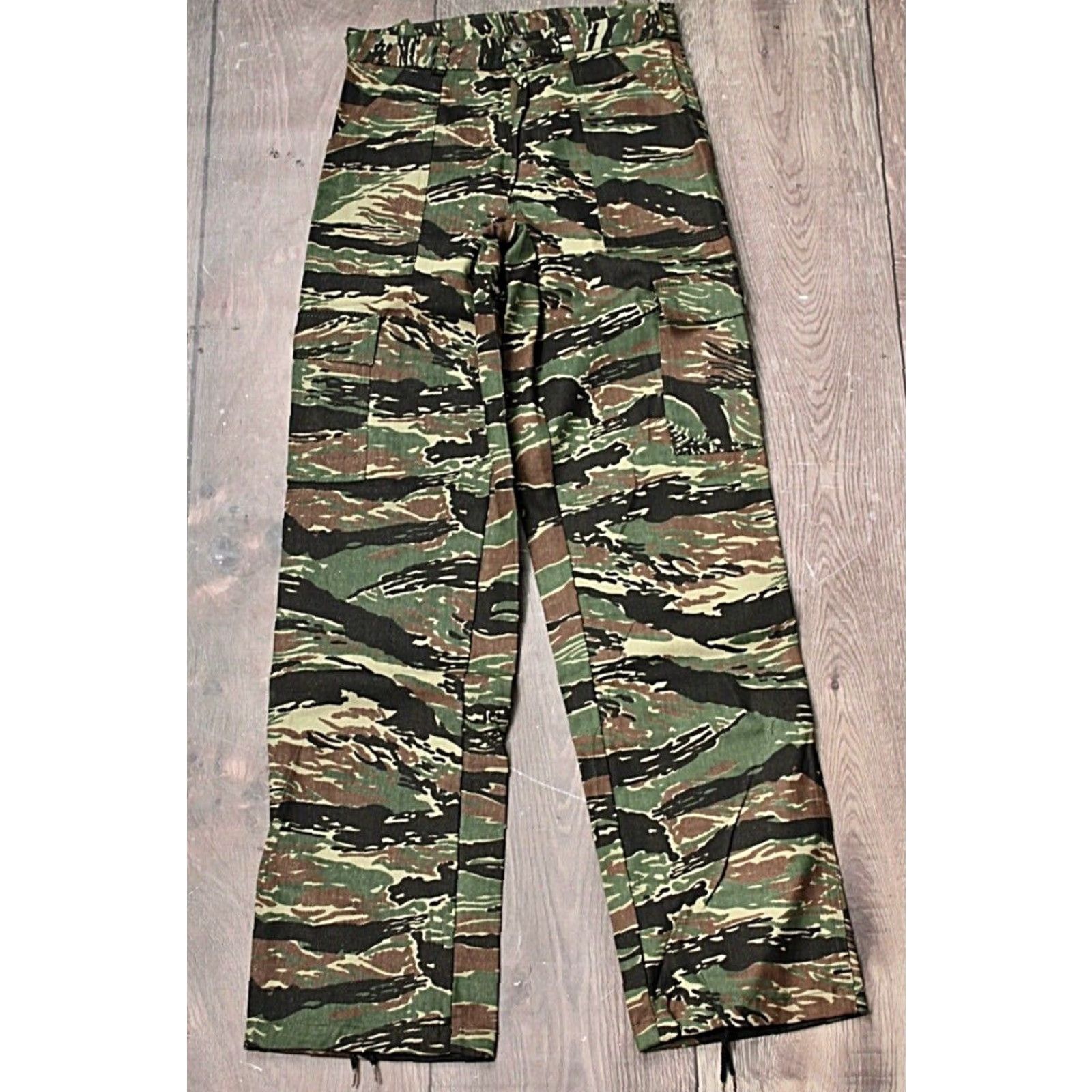 Vintage VINTAGE Gung Ho Tiger Stripe Camo Pants Mens 28 Long 70s 80s NOS Military Look 32.5 Inseam Size US 28 / EU 44 - 2 Thumbnail