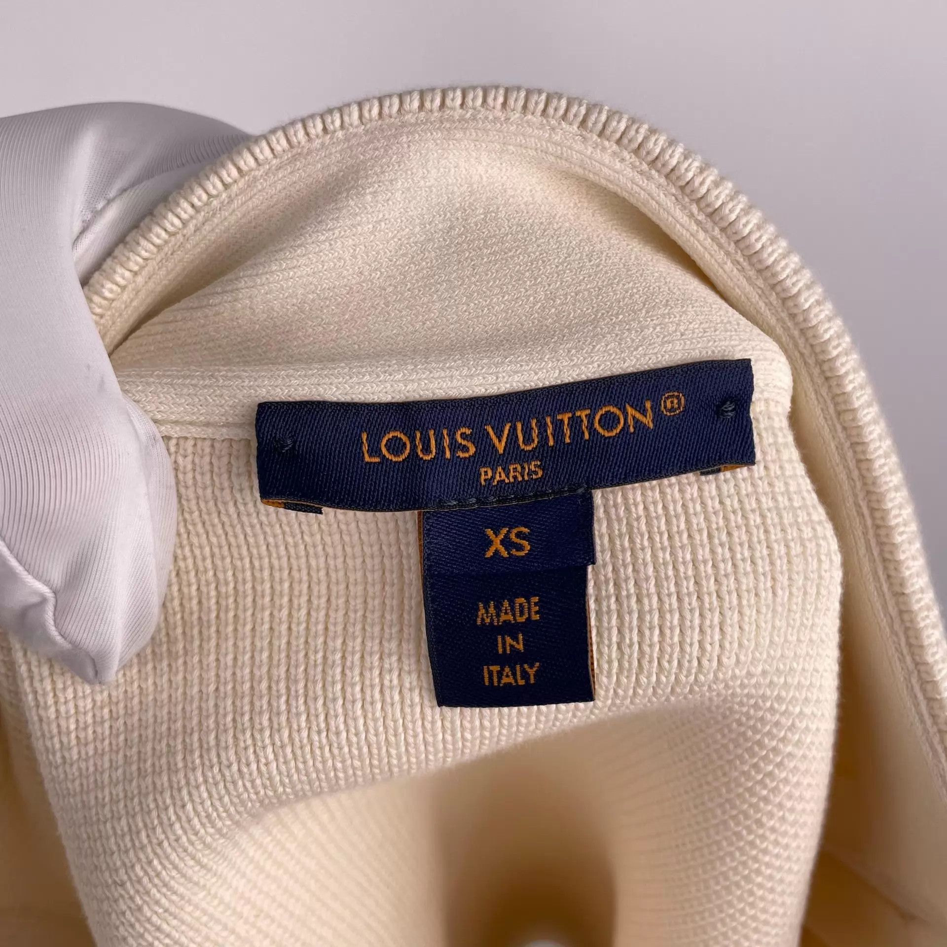 Louis Vuitton LV Voyager Short Skirt Ivory Metal Button Size 25" / US 0 / IT 36 - 6 Thumbnail