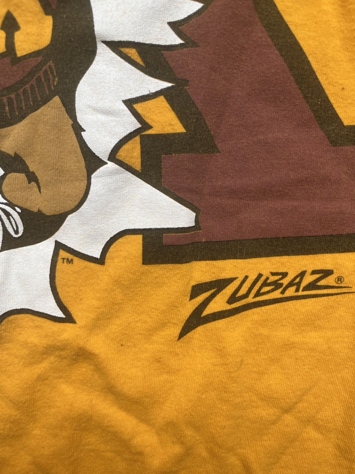 NCAA × Vintage Vintage 90s Minnesota Gophers Basketball Zubaz Tee Size US XL / EU 56 / 4 - 6 Thumbnail