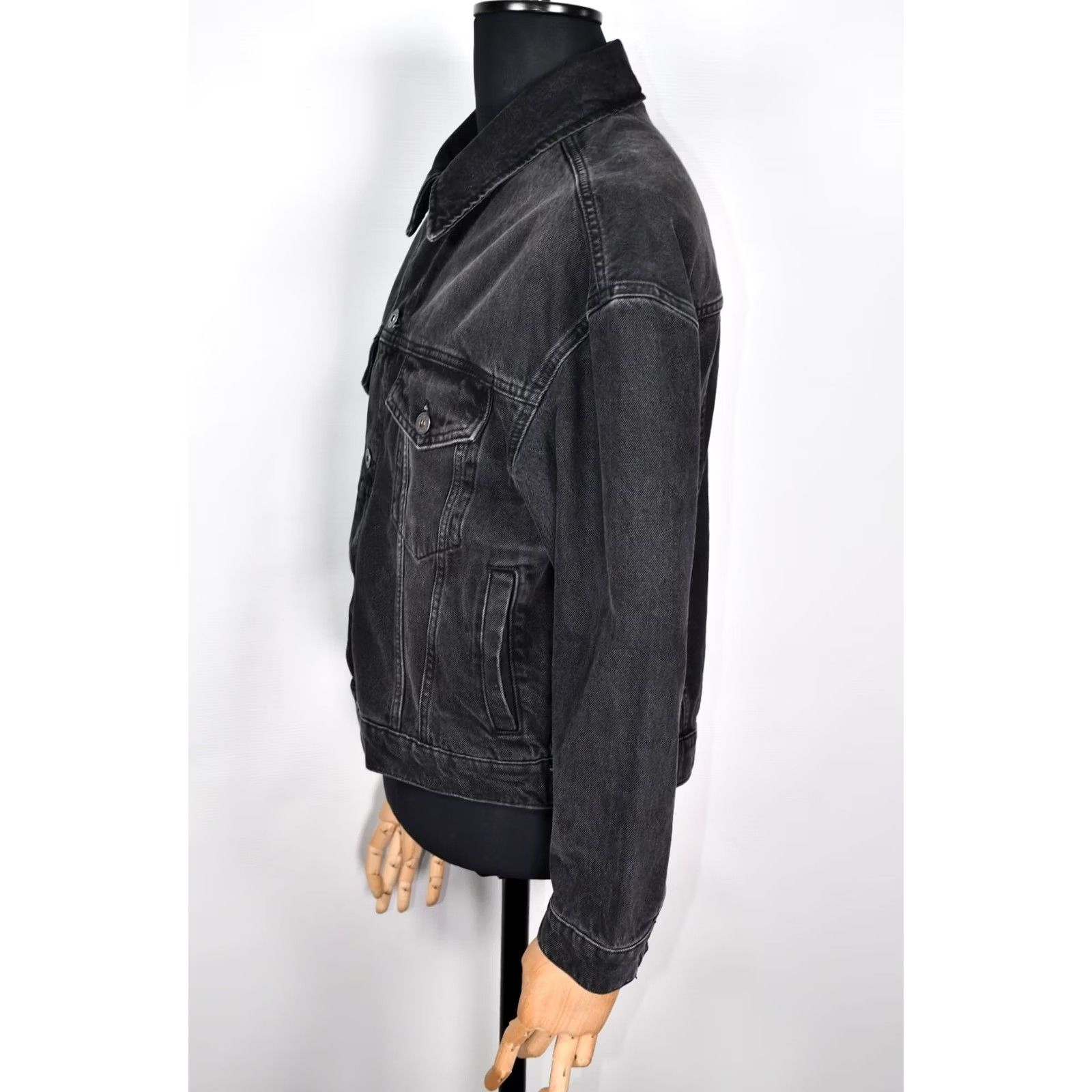 Allsaints All Saints Avets Trucker Jacket Mens M Black Denim 100% Cotton Solid Regular Size M Jacket Mens Black 2000s Fashion Fits Size US M / EU 48-50 / 2 - 4 Thumbnail