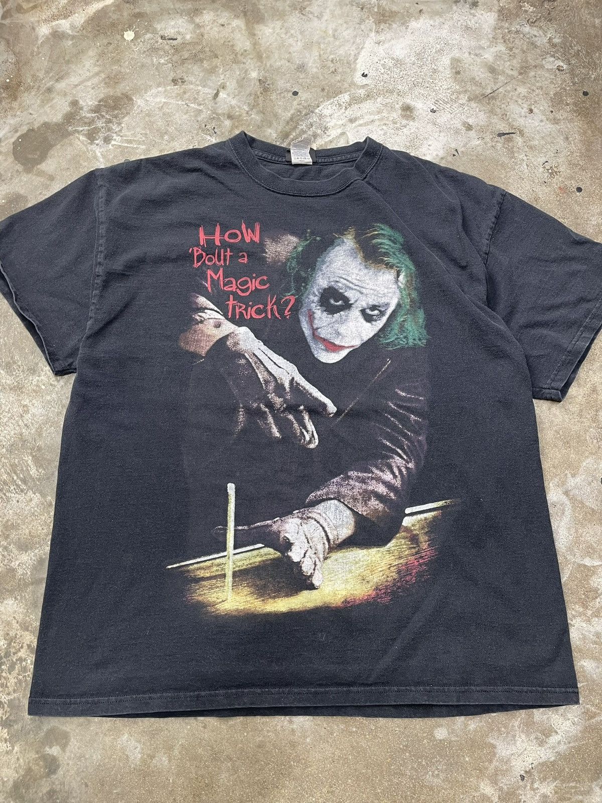 Vintage Vintage Dark Knight Joker Magic Trick Movie Shirt Size US XL / EU 56 / 4 - 4 Thumbnail