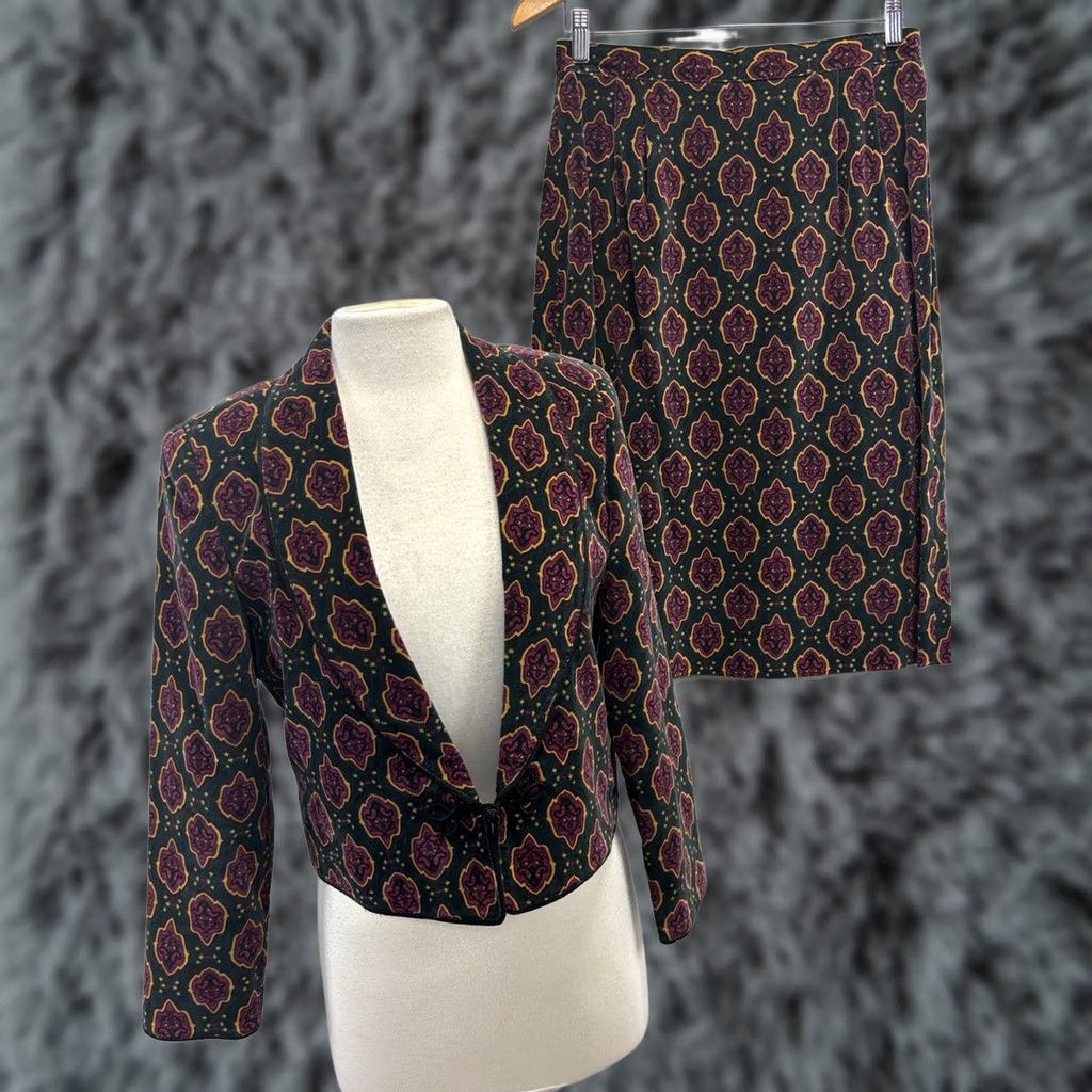 Vintage VINTAGE Bryn Connelly Jacket 12P Vtg Velvet Skirt Suit Set Womens Petite Toggle 90s Size 34" / US 12 / IT 48 - 1 Thumbnail