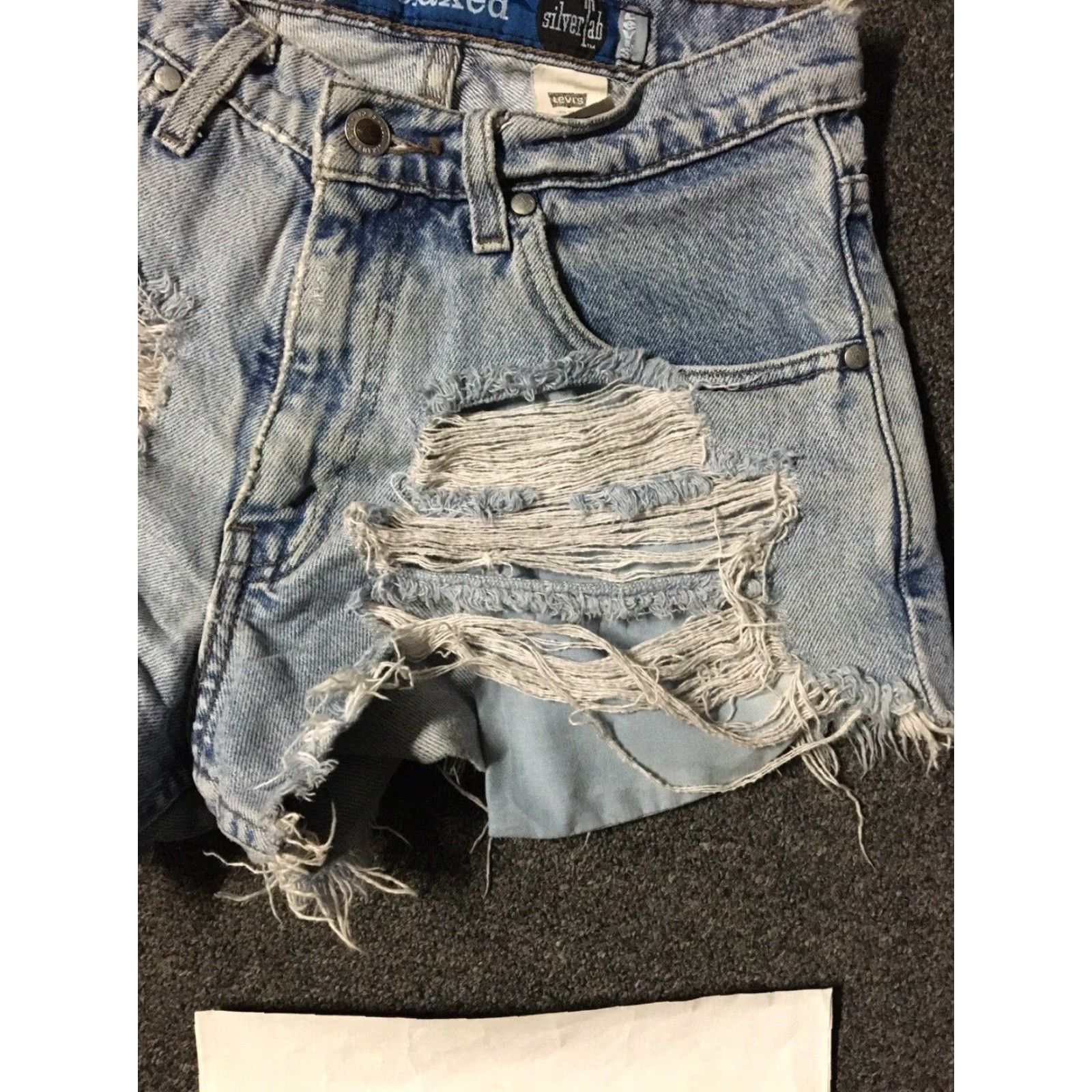 Levi's VINTAGE Levis Silvertab 90s Distressed Thrashed Cut Off Jean Shorts 28 Women Blue Grunge Punk Biker Retro Rock Casual Size 28" / US 6 / IT 42 - 4 Thumbnail