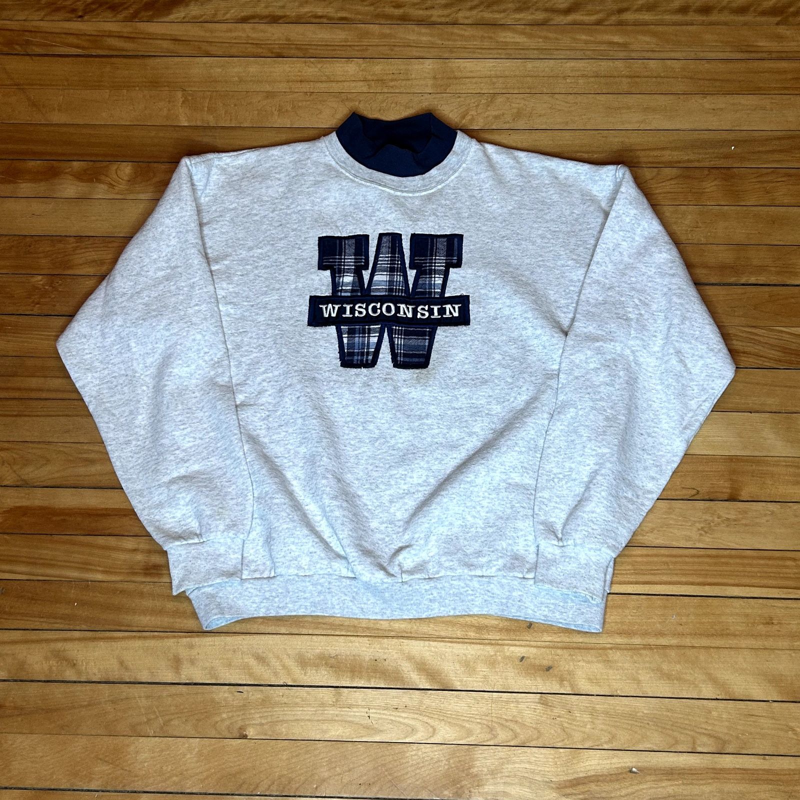 Vintage Vintage 90s Wisconsin Badgers Blue Plaid Crewneck Large Size US L / EU 52-54 / 3 - 1 Thumbnail