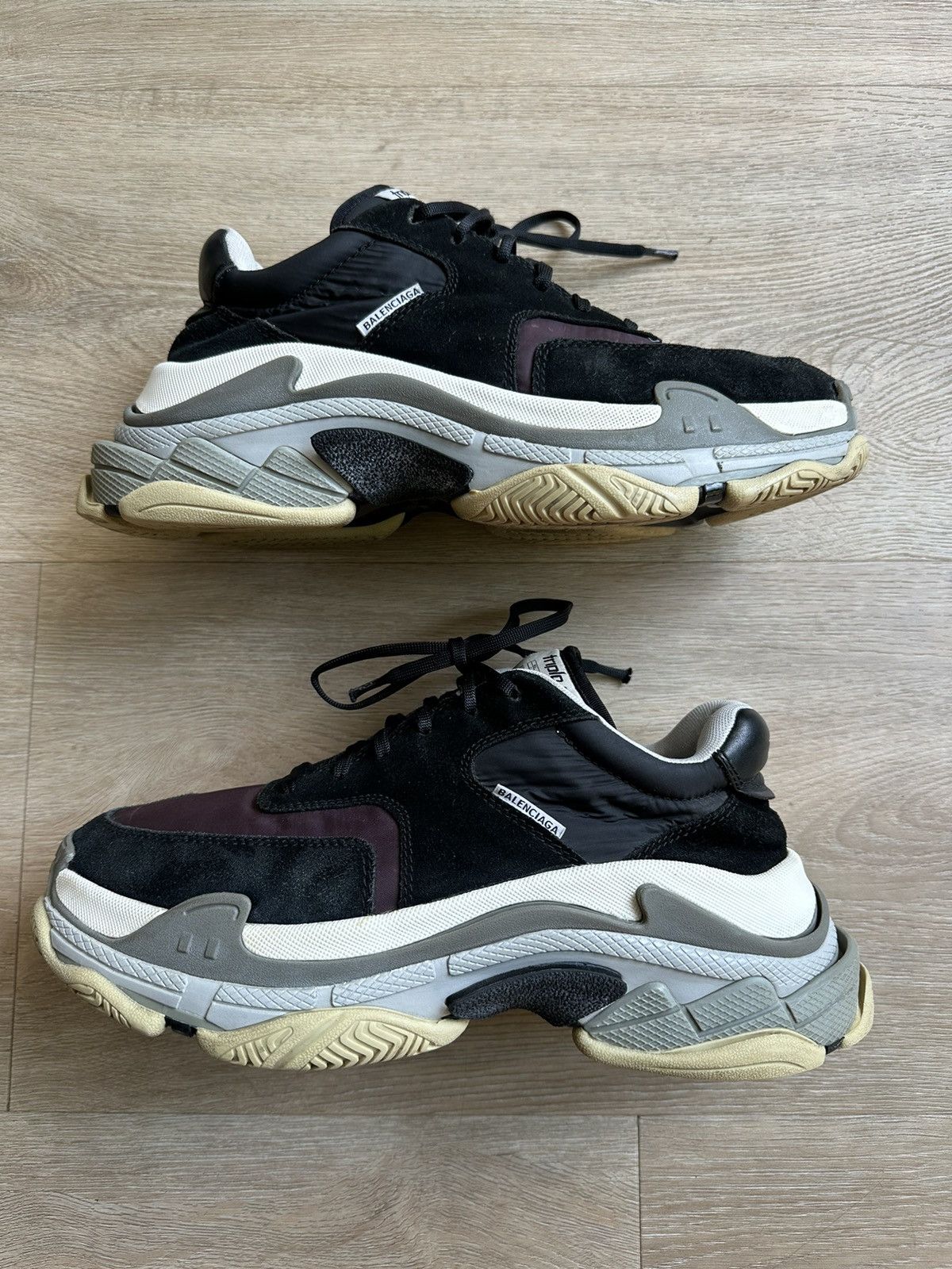 Balenciaga Balenciaga Triple S size 8/41 LIMITED gently worn Size US 8 / EU 41 - 1 Thumbnail