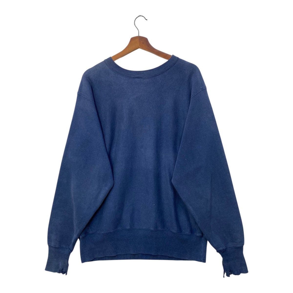 Champion Vintage 90s Champion Reverse Weave Distressed Sweatshirts Size US L / EU 52-54 / 3 - 5 Thumbnail