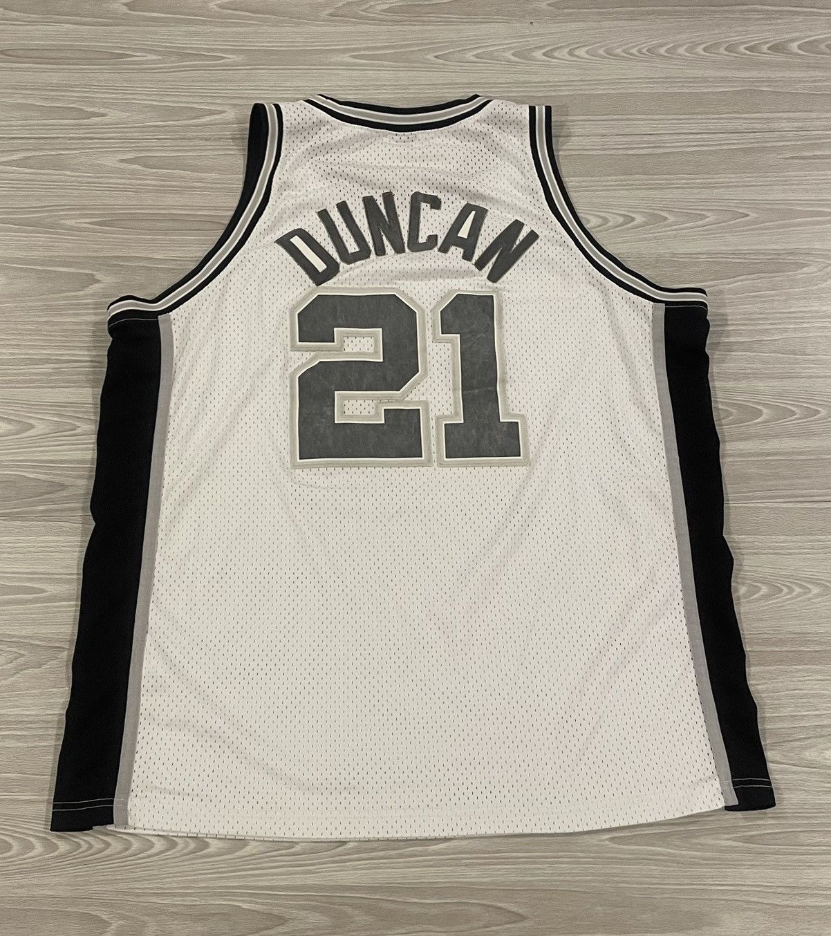 Nike Nike San Antonio Spurs Tim Duncan #21 Jersey Men’s Size 2XL Size US XXL / EU 58 / 5 - 5 Thumbnail