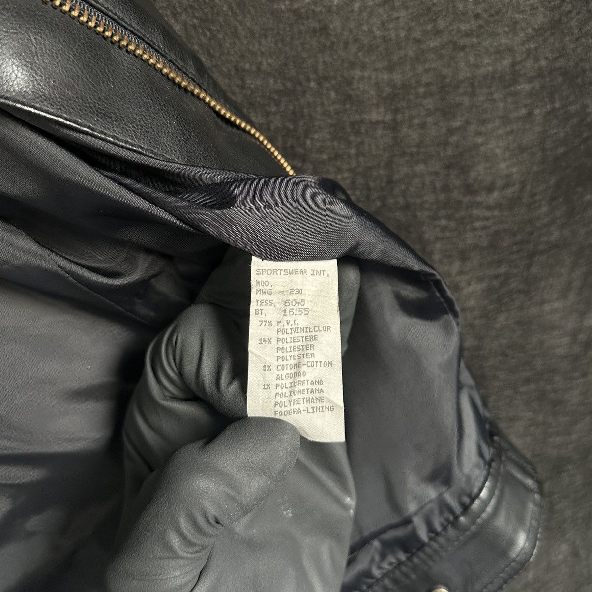 Moschino Moschino Vintage Leather Jacket Made In Italy Size M / US 6-8 / IT 42-44 - 13 Thumbnail