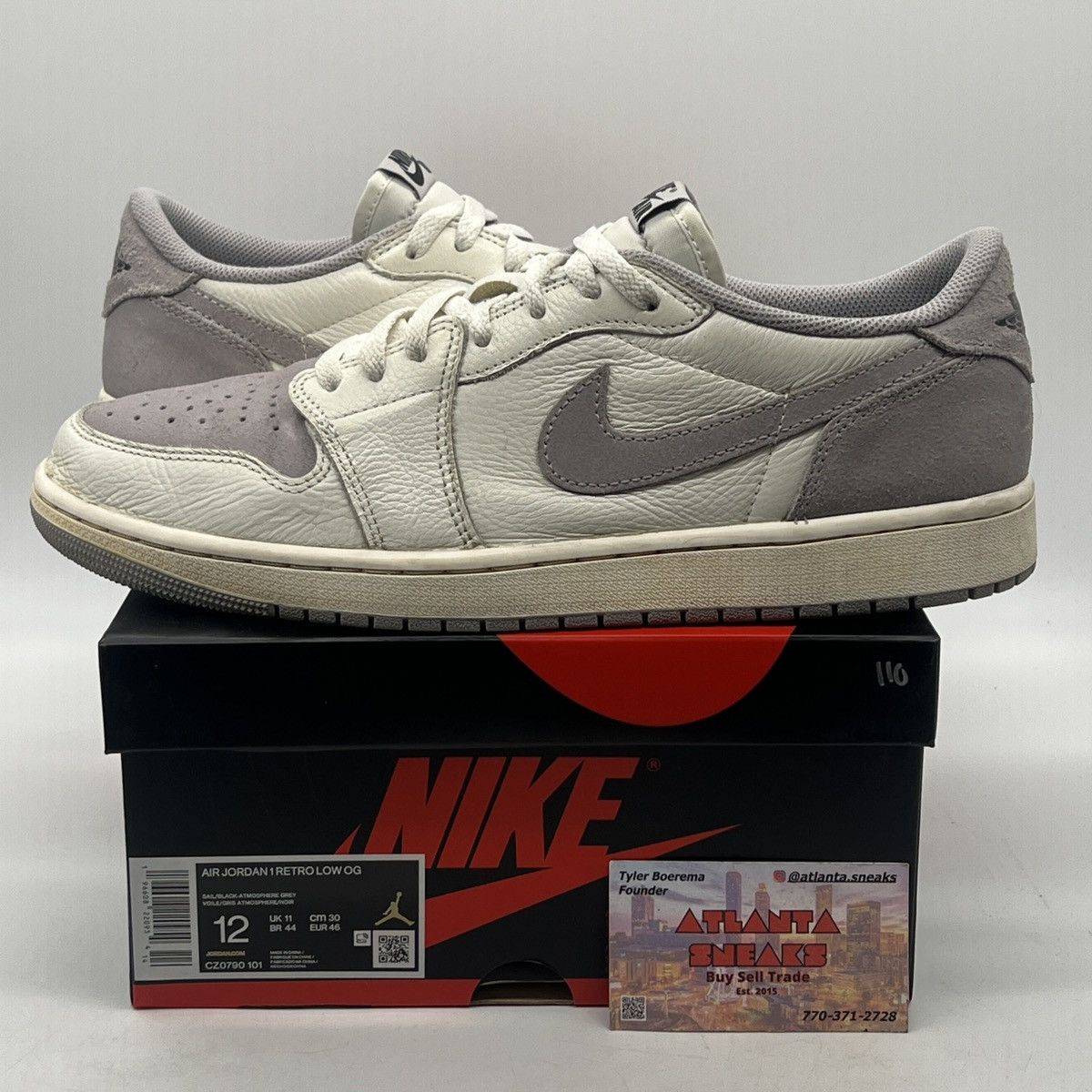 Air Jordan low atmosphere grey