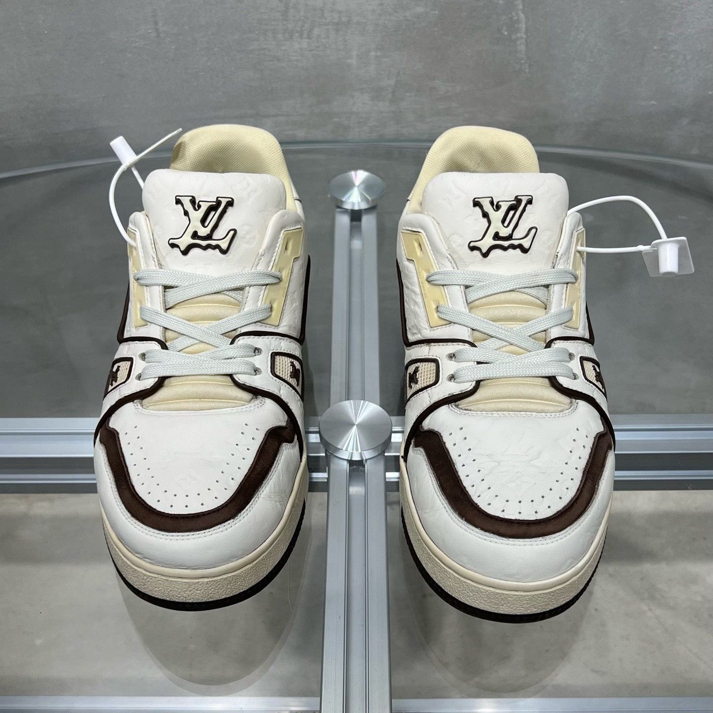 Louis Vuitton Louis Vuitton Training White Lowtop Sneakers it_38 Women Size US 8 / IT 38 - 1 Thumbnail