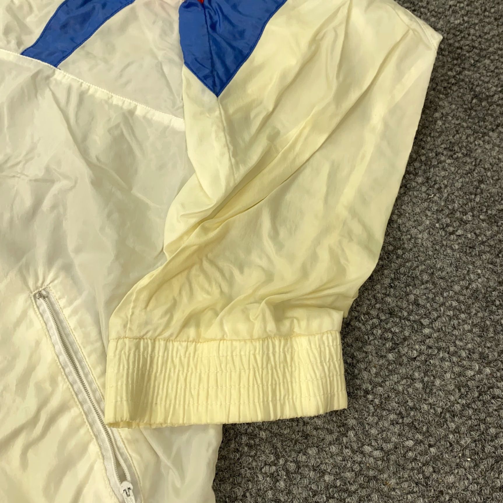 Adidas VINTAGE adidas Jacket Mens XL Windbreaker Nylon Hooded White Blue Red 80s 90s Originals Crew Neck Size US XL / EU 56 / 4 - 2 Thumbnail
