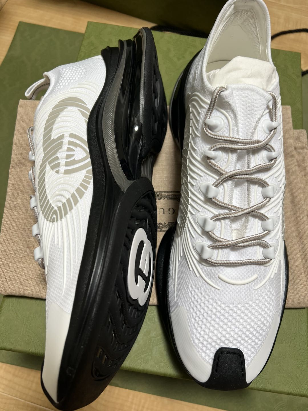Gucci Gucci Run White Black Size US 13 / EU 46 - 2 Thumbnail
