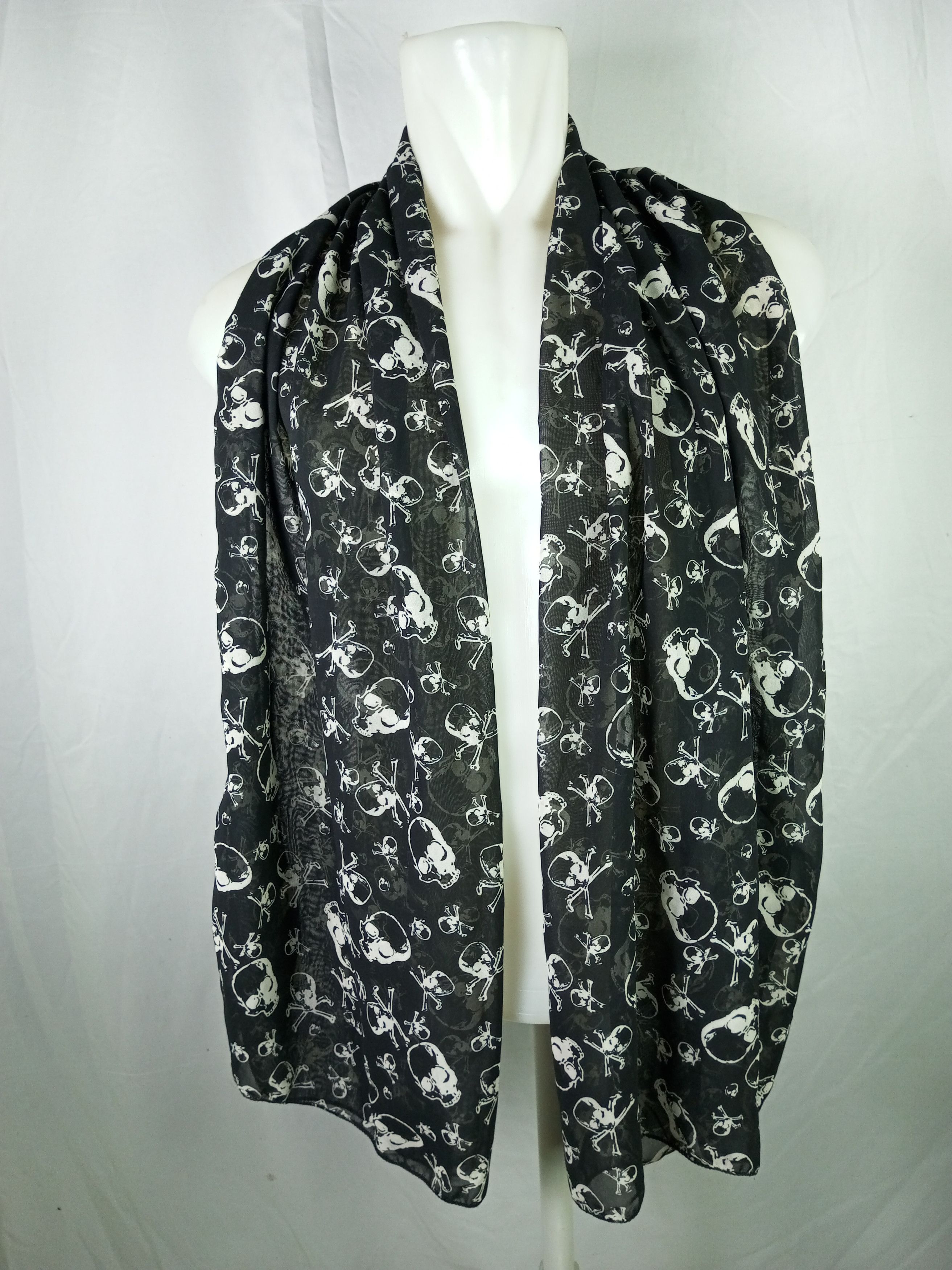 Japanese Brand Skulls scarf Inspired by Alexander Mcqueen Size ONE SIZE - 1 Thumbnail