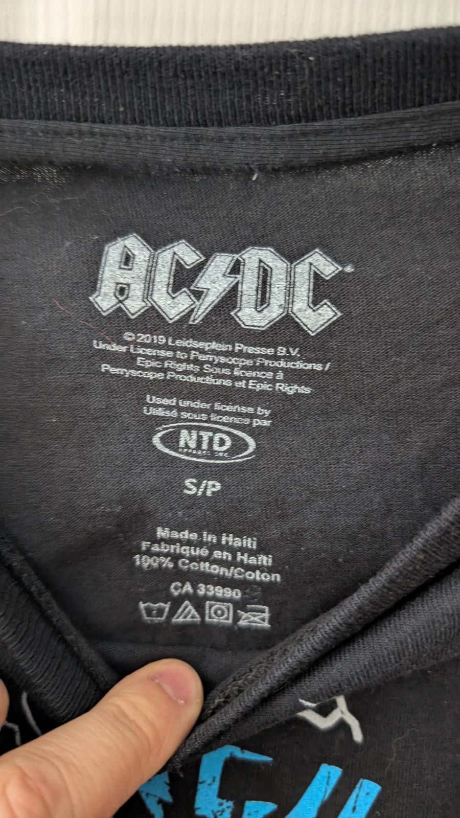 Other AC/DC High Voltage T-Shirt Size Small 2019 Licensed Band Tee Size S / US 4 / IT 40 - 5 Thumbnail
