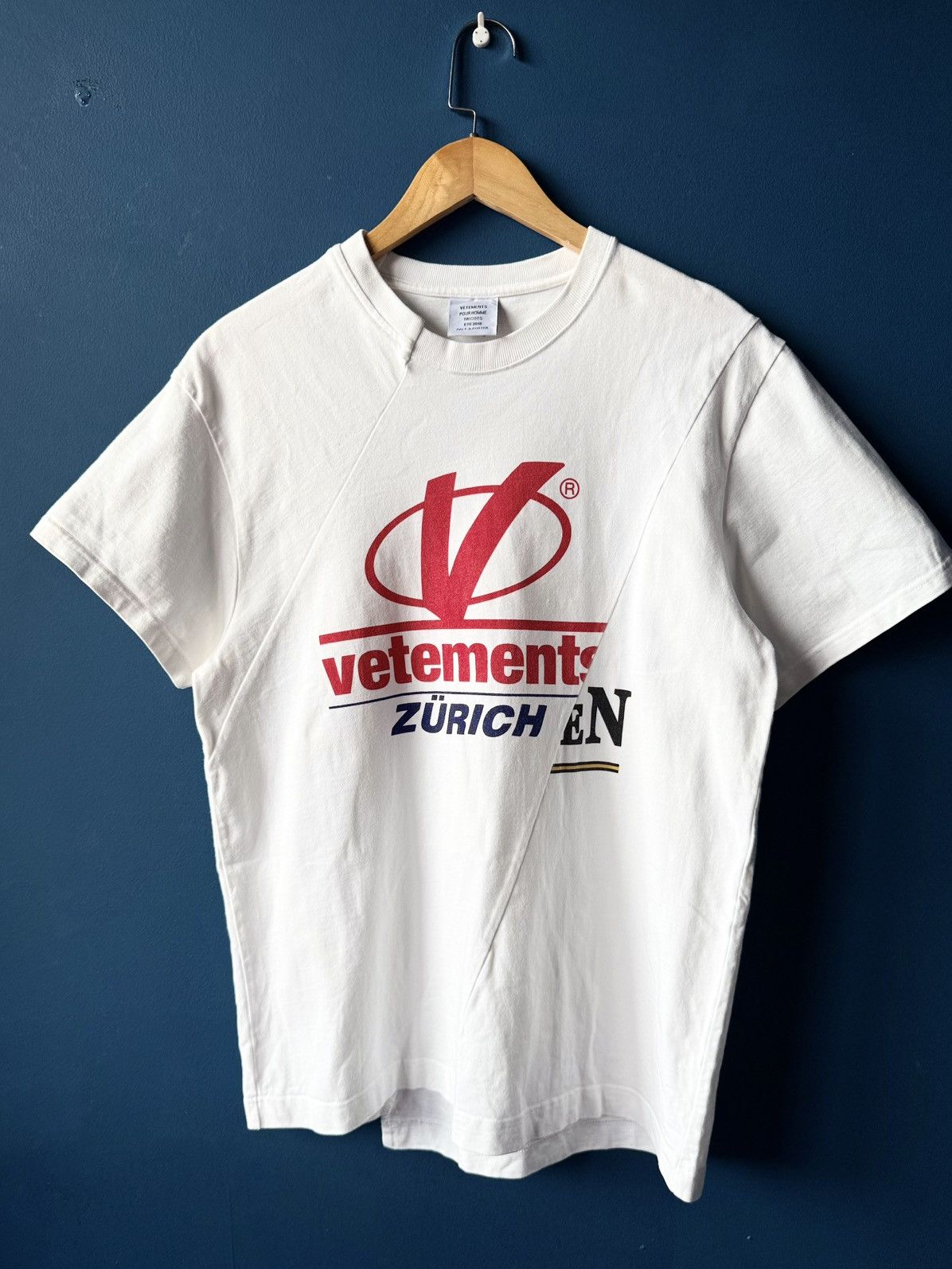 Vetements Vetement 2018 Zurich Tee Size US M / EU 48-50 / 2 - 1 Thumbnail