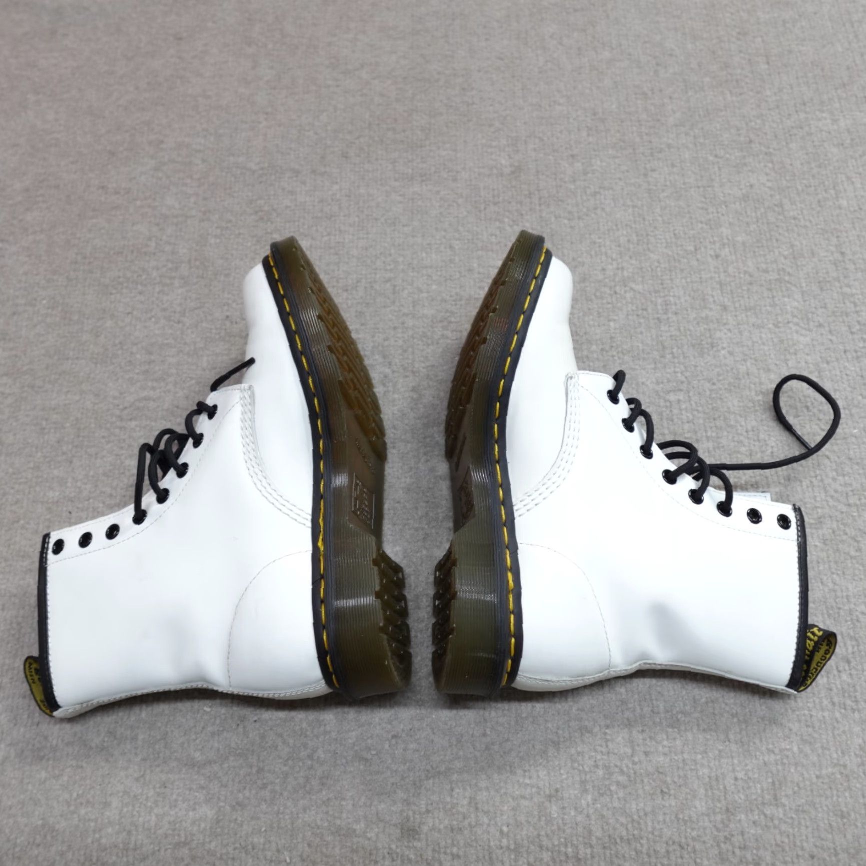 Dr. Martens VINTAGE Dr. Martens Boots Womens 8 White 8 Eye 11821 Floral Leather Combat Rubber Lace Up Women's Shoes 1460 Size US 6 / IT 36 - 5 Thumbnail