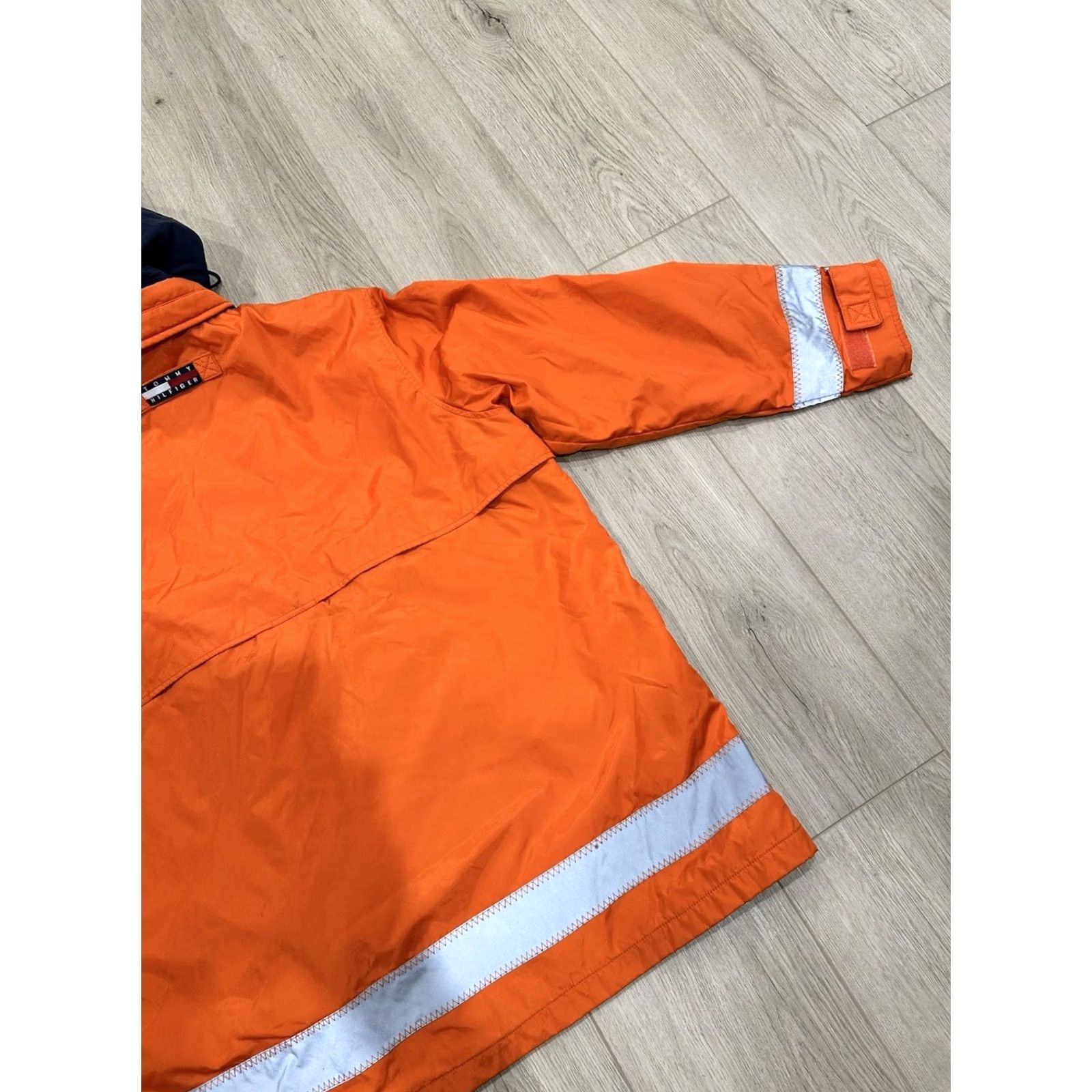 Tommy Hilfiger VINTAGE Tommy Hilfiger Men’s Orange Fireman Windbreaker Rain Jacket Sz Medium Jacket Mens Orange 90s Size US M / EU 48-50 / 2 - 7 Thumbnail