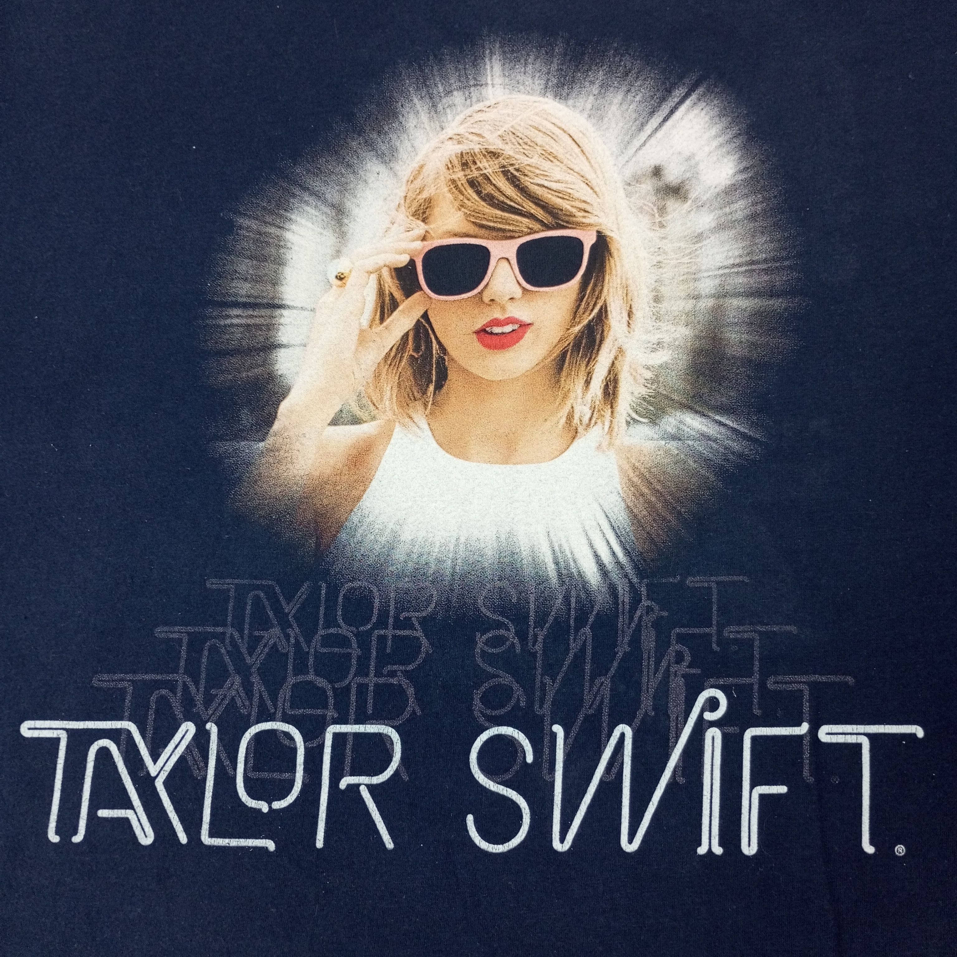 Band Tees Taylor Swift Singer Music Tour Tshirt c223n48 Size US L / EU 52-54 / 3 - 2 Thumbnail