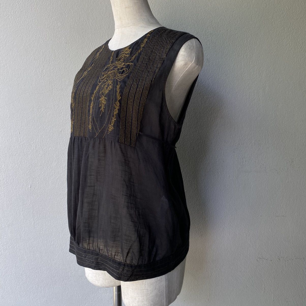 Kenzo Kenzo Black Sleeveless Blouse with Gold Embroidery Size M / US 6-8 / IT 42-44 - 13 Thumbnail