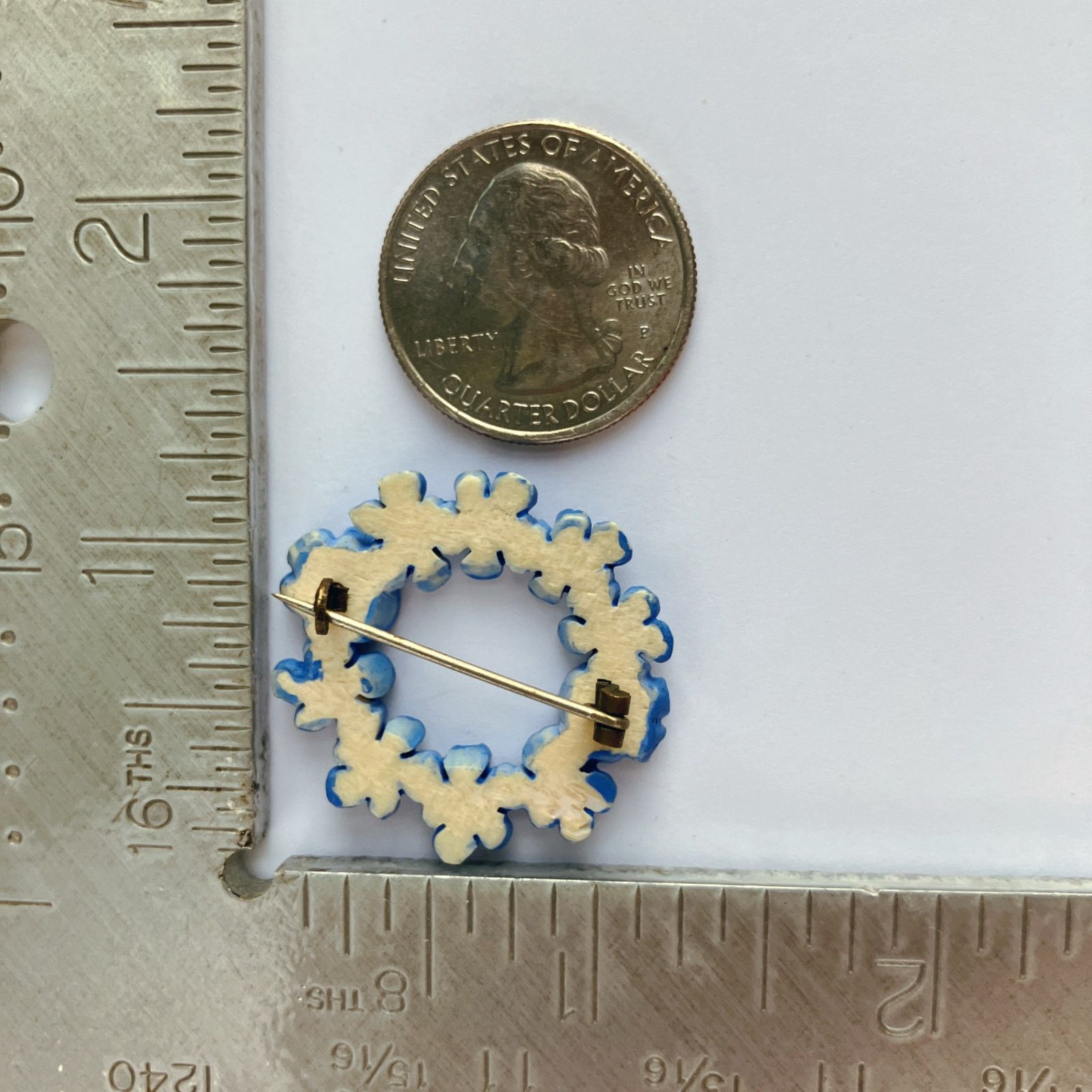 Vintage Vintage 1940s Hand Painted Brooch Blue Forget Me Not Wreath Size ONE SIZE - 8 Thumbnail