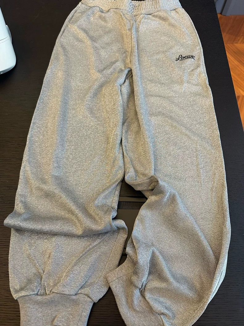 Loewe Loewe size xs Gray-silver shimmering sweatpants Size 25" / US 0 / IT 36 - 1 Thumbnail