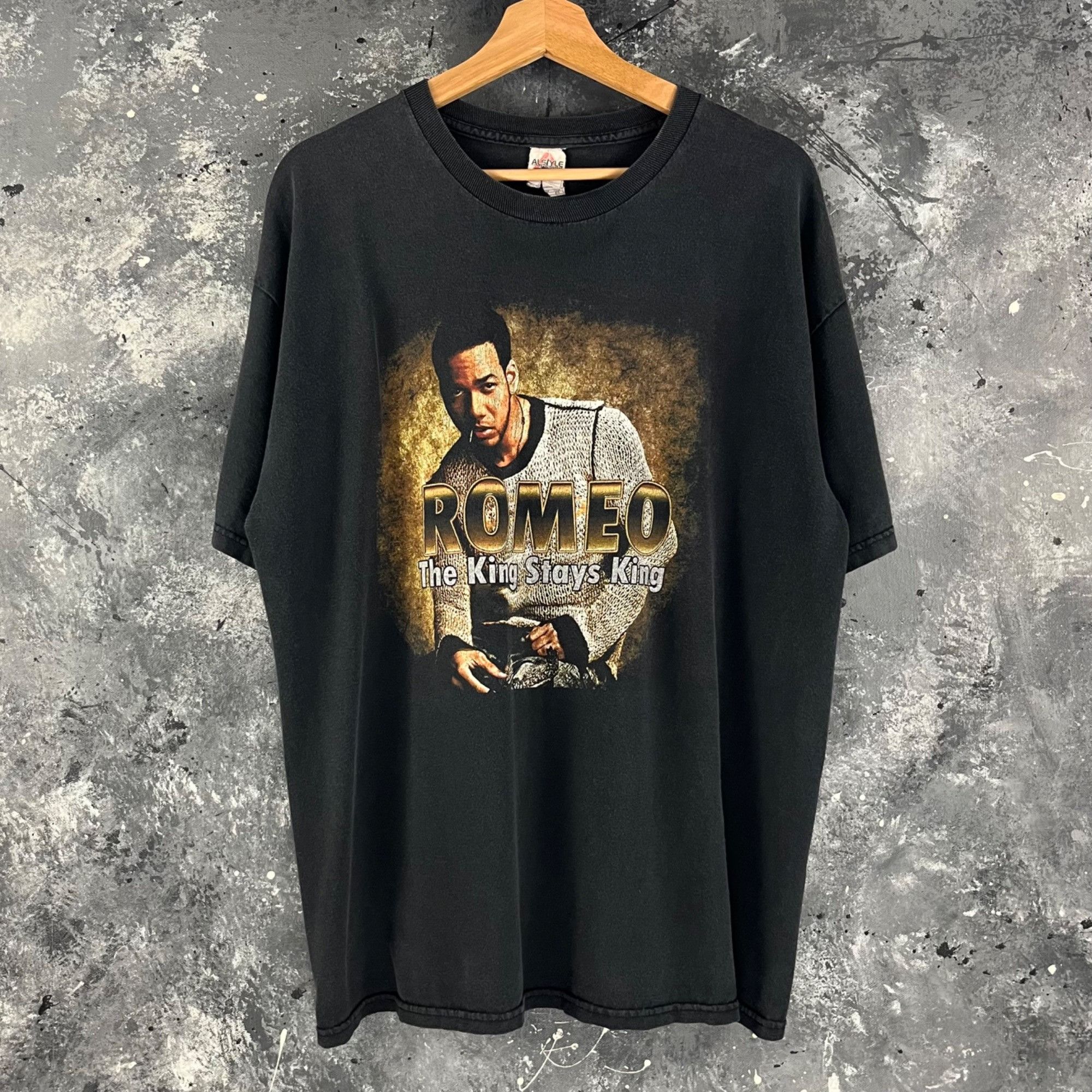 Vintage Romeo Santos tour music shirt Size US XL / EU 56 / 4 - 1 Thumbnail