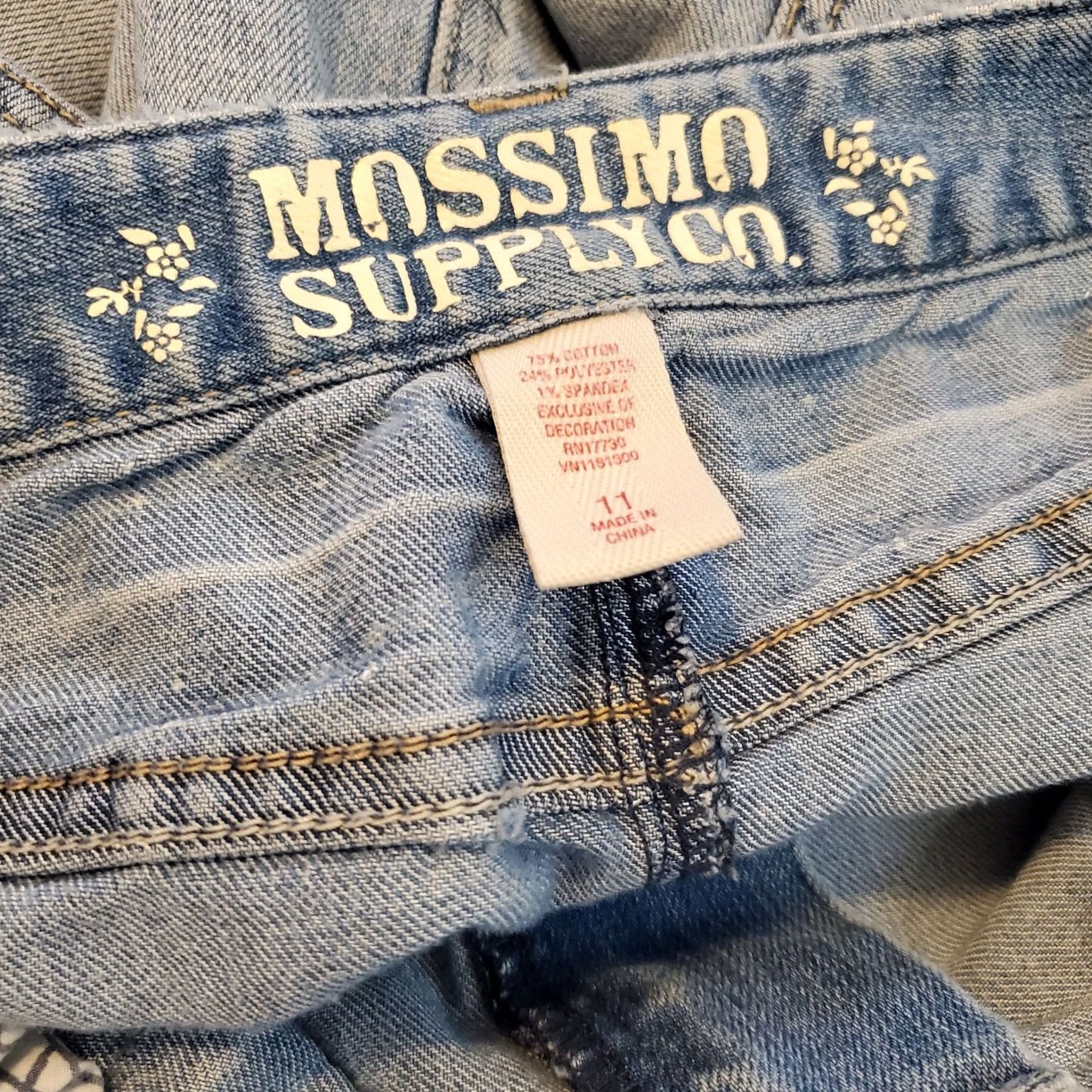 Mossimo VINTAGE Mossimo Denim Knee Length Skirt Button Zipper Pockets A-Line Solid Blue Womens 90s Hippie Western B OA Size 32" / US 10 / IT 46 - 7 Thumbnail