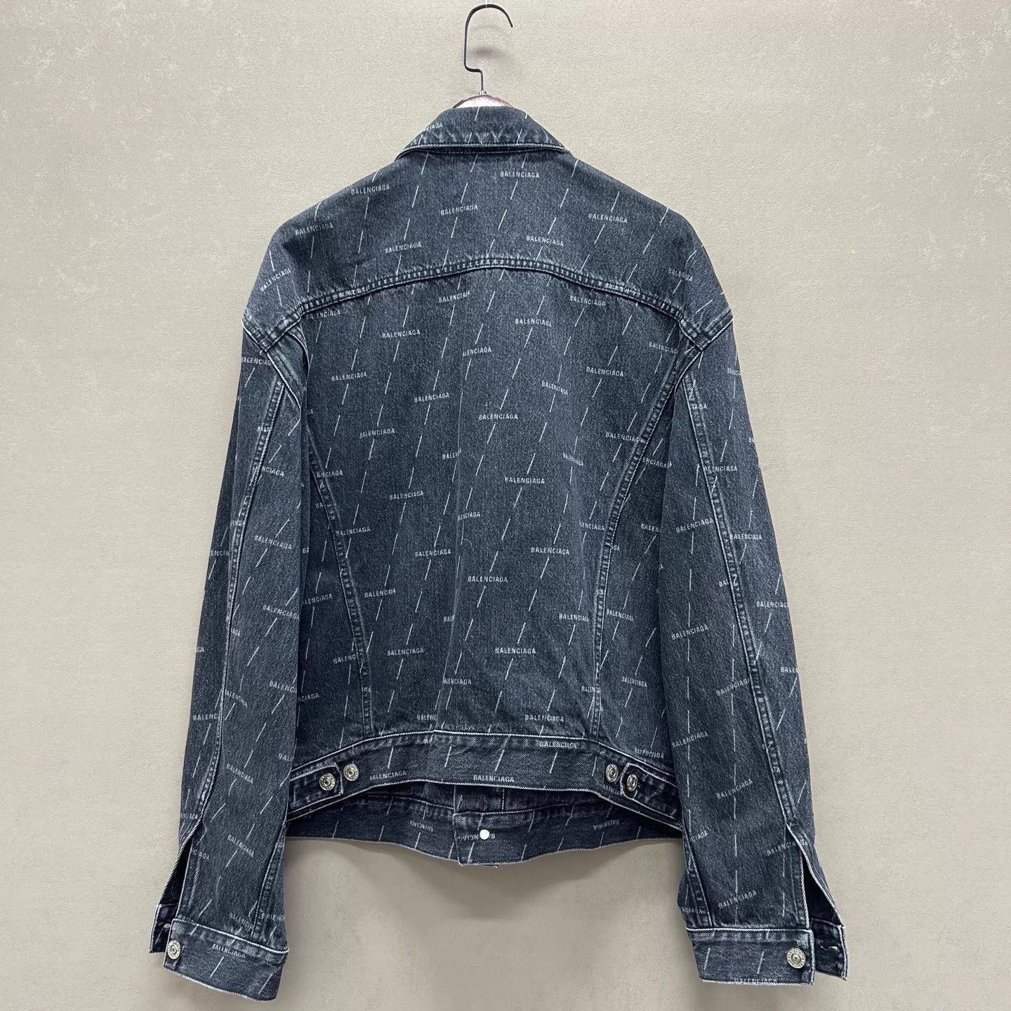 Balenciaga Balenciaga 99 New Black All Over Letter Logo Denim Jacket 46 Size US S / EU 44-46 / 1 - 2 Thumbnail