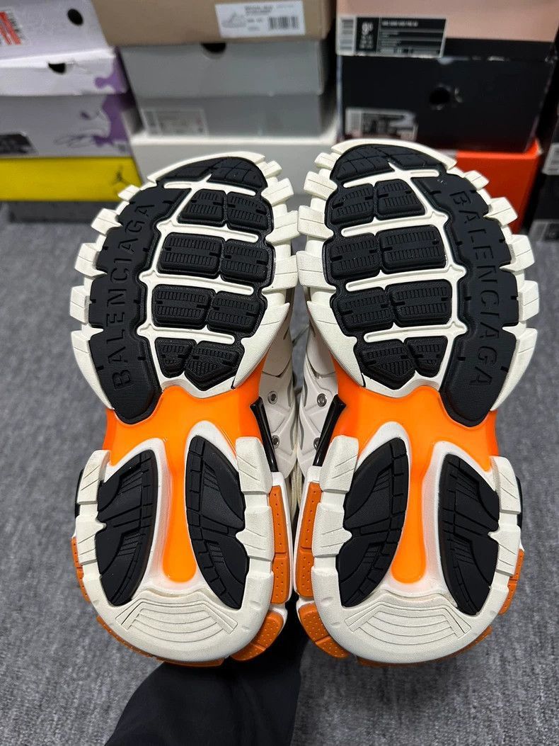 Balenciaga Balenciaga Balenciaga Track Sneakers White Orange Size 36 Size US 6 / IT 36 - 5 Thumbnail