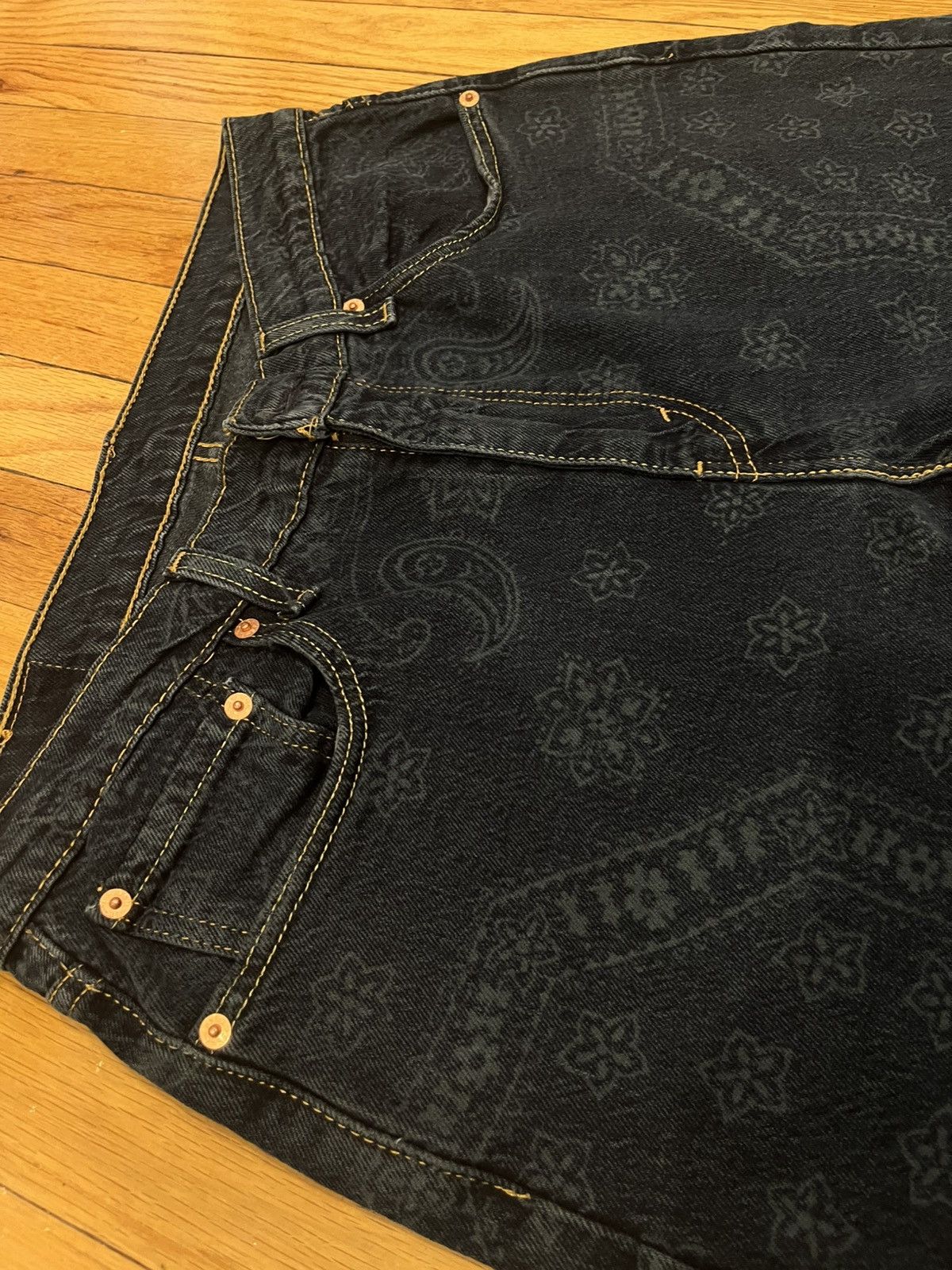 Levi's Levi’s 512 Blue Paisley Print Slim Taper Jeans Size US 33 - 3 Thumbnail
