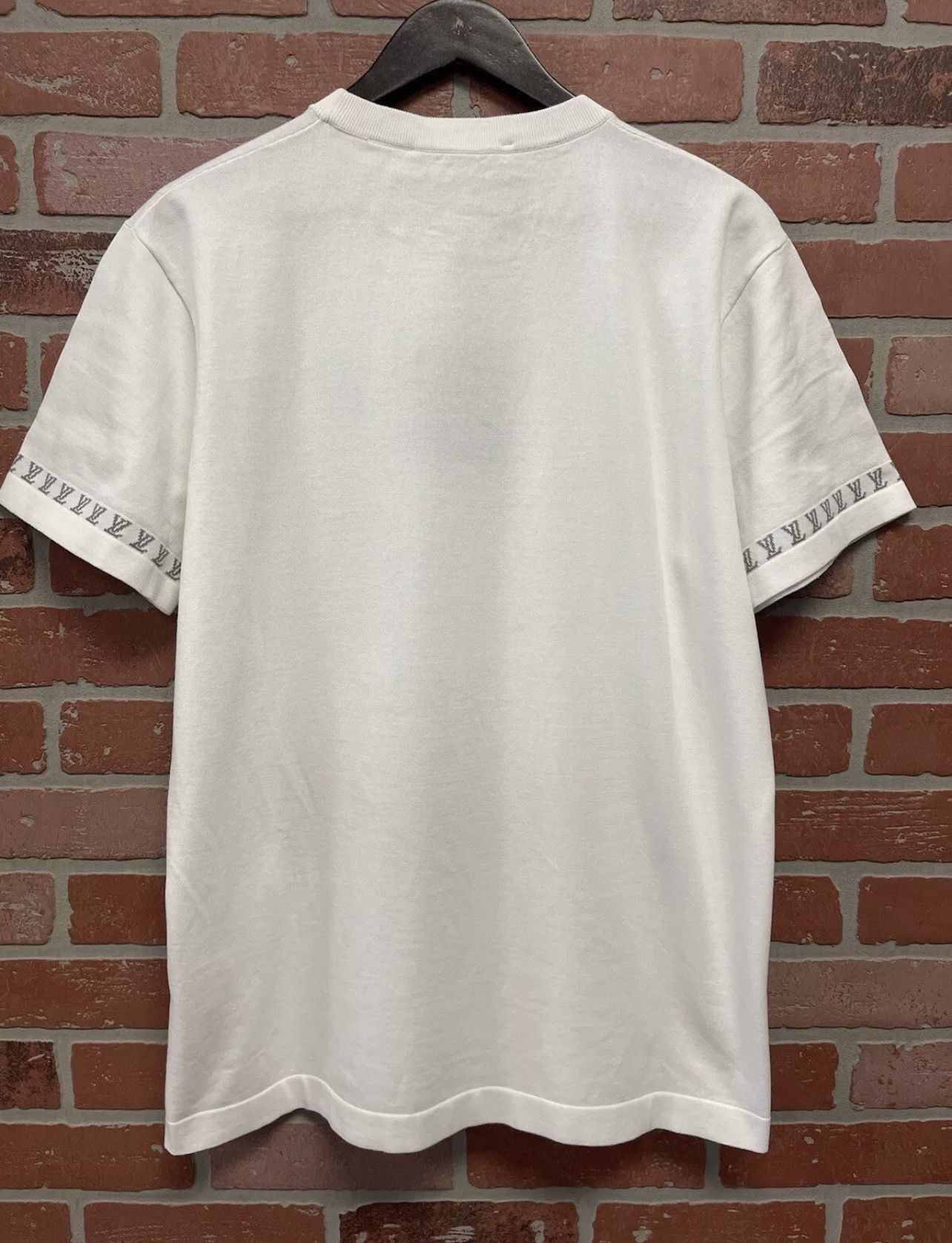 Louis Vuitton Size M - Louis Vuitton Marque Déposée Short-Sleeve $965 🔥 Size US M / EU 48-50 / 2 - 5 Thumbnail