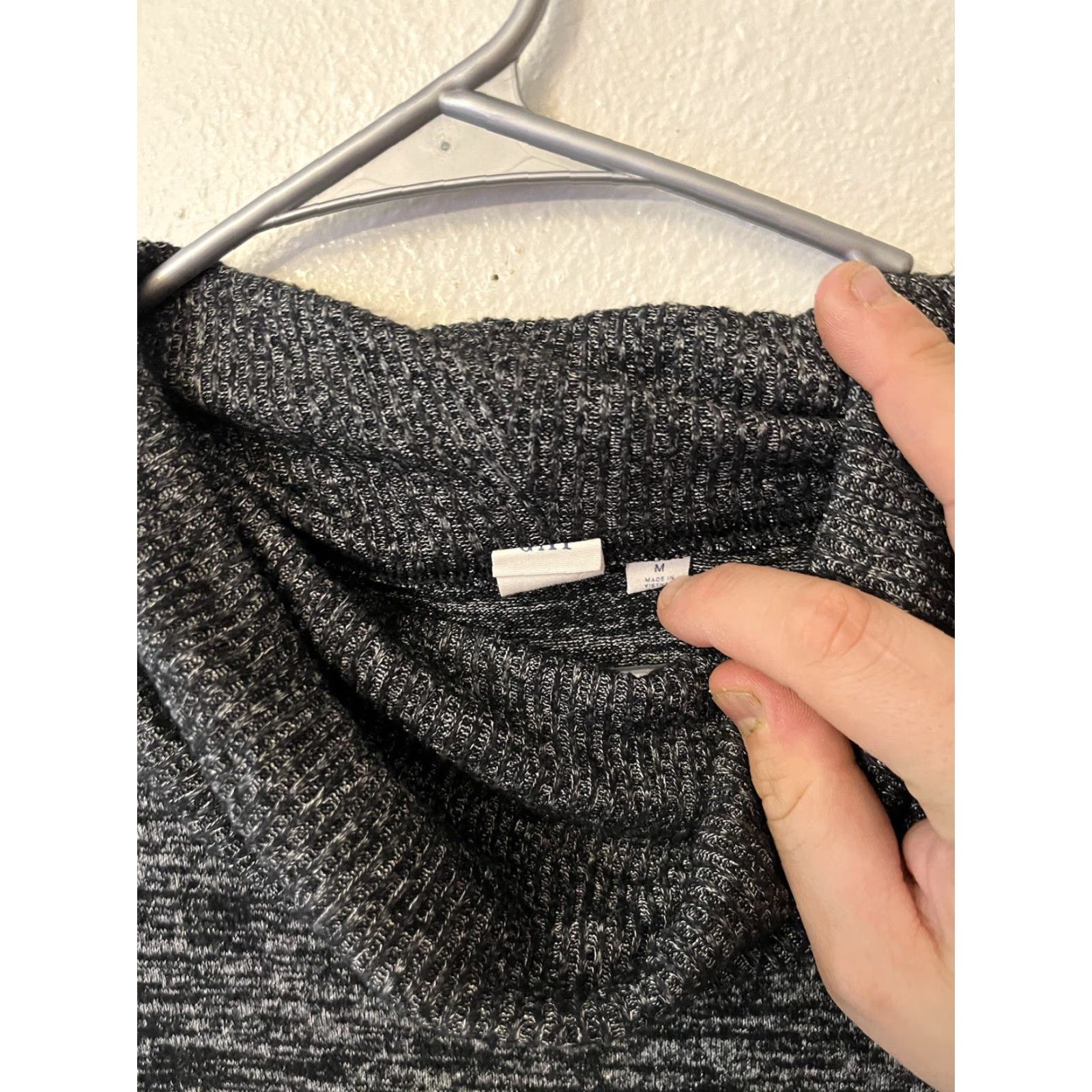 Gap Gap Womens Pullover Sweater Long Sleeve Cowl Neck Black SZ Medium M Size M / US 6-8 / IT 42-44 - 2 Thumbnail