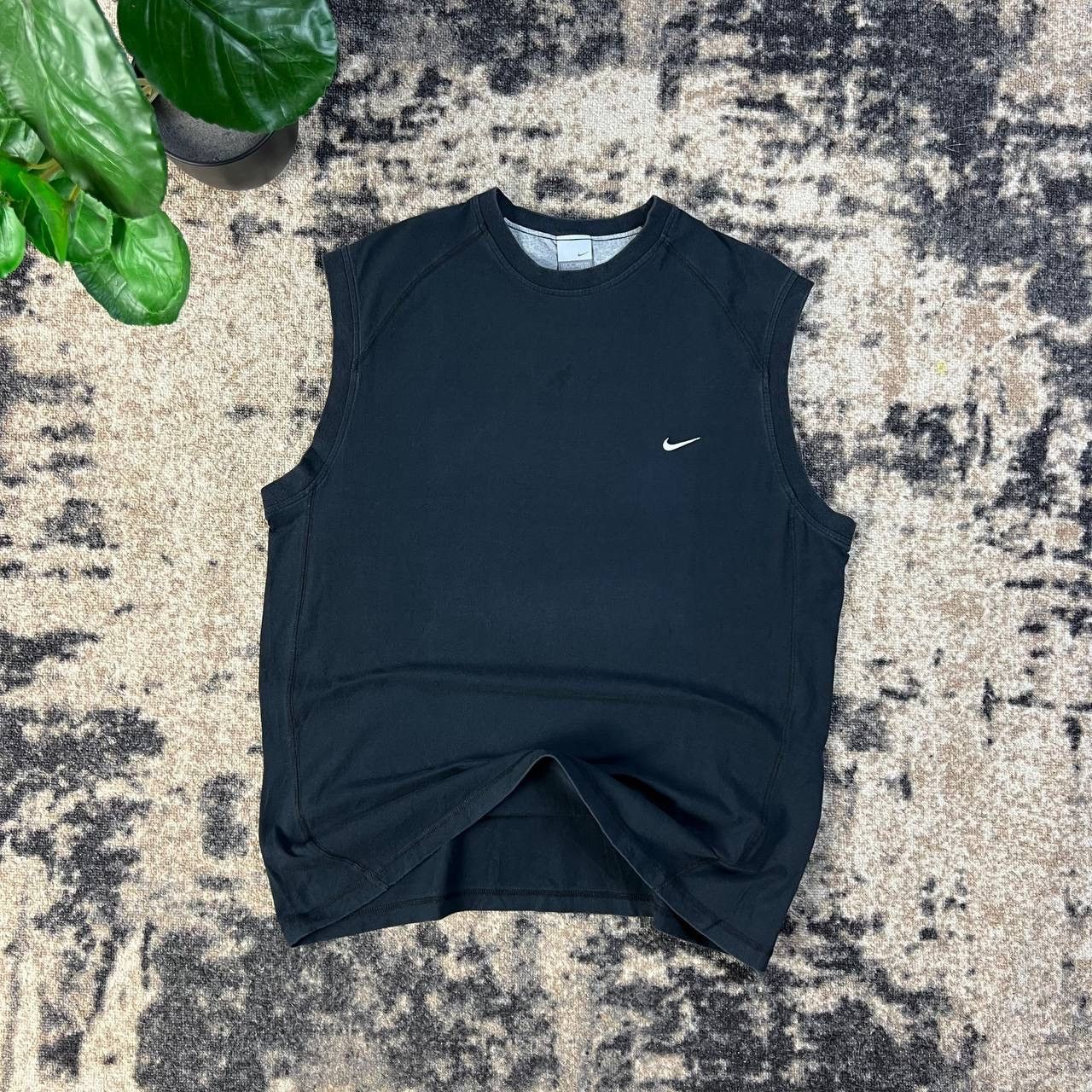 Nike Nike Swoosh Vintage Y2K Sleeveless T-Shirt Size US XL / EU 56 / 4 - 1 Thumbnail