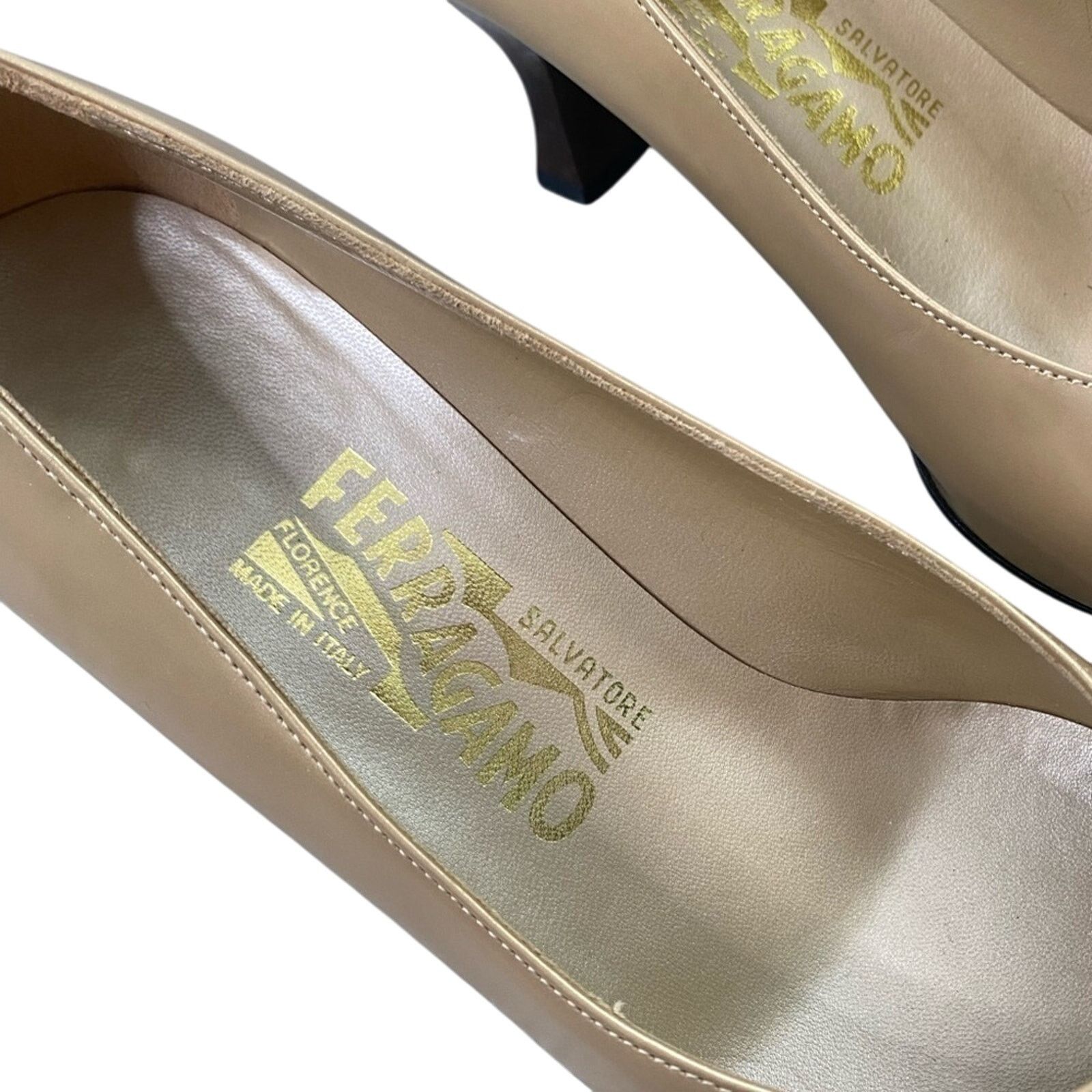 Salvatore Ferragamo Vintage Salvatore Ferragamo Beige Heels Pumps Size 7.5 Size US 7.5 / IT 37.5 - 9 Thumbnail