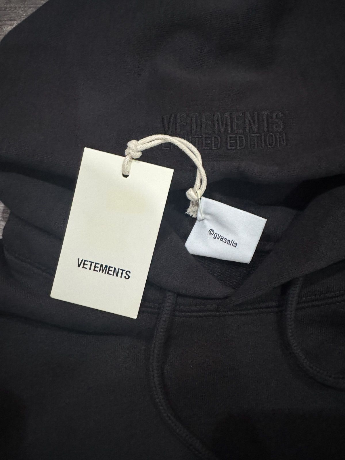 Vetements Vetements Flag Logo Hoodie (Black) Size US S / EU 44-46 / 1 - 8 Thumbnail