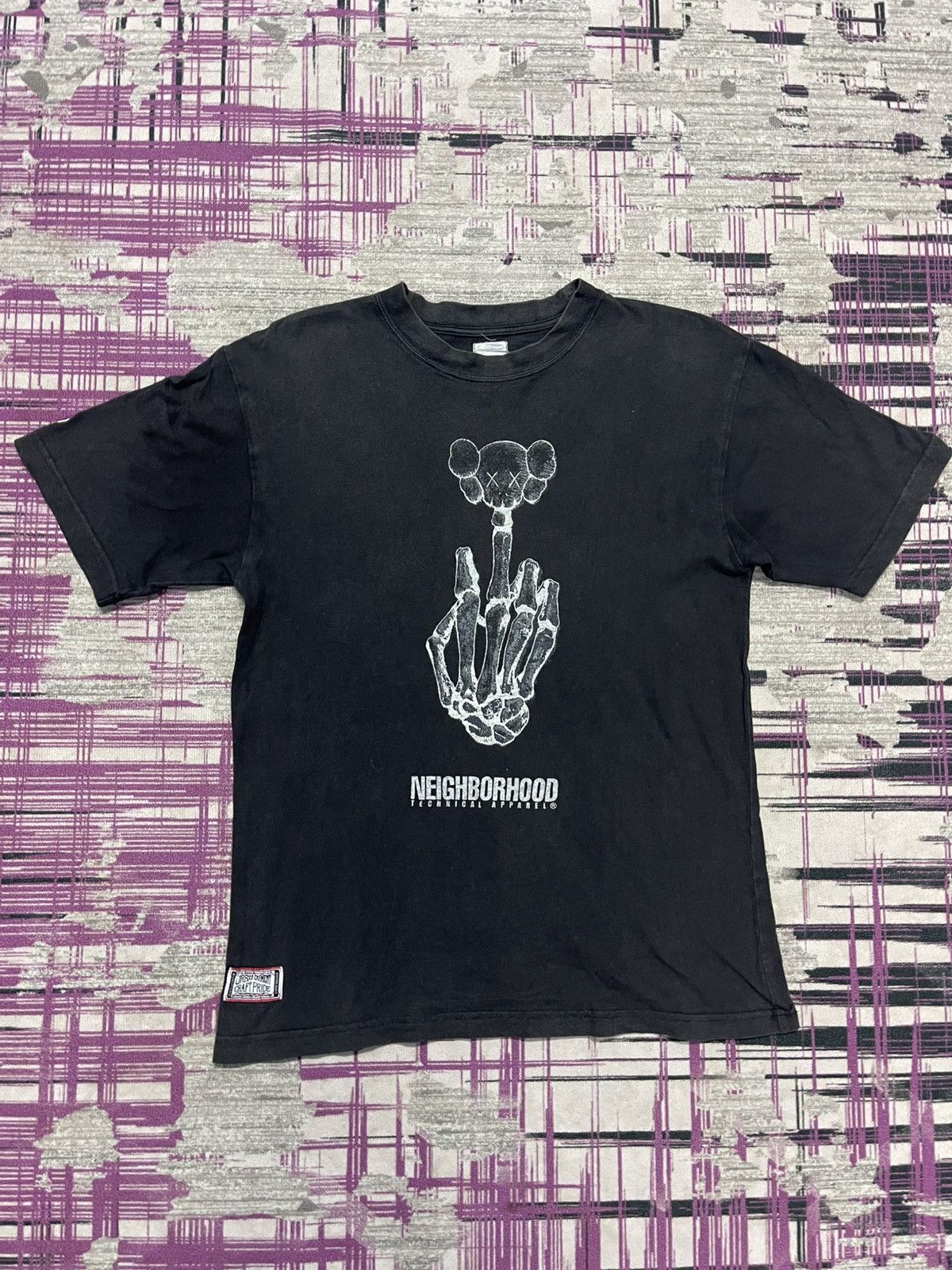Neighborhood VINTAGE NEIGHBORHOOD X KAWS ORIGINAL FAKE TEE VERY RARE Size US M / EU 48-50 / 2 - 1 Thumbnail