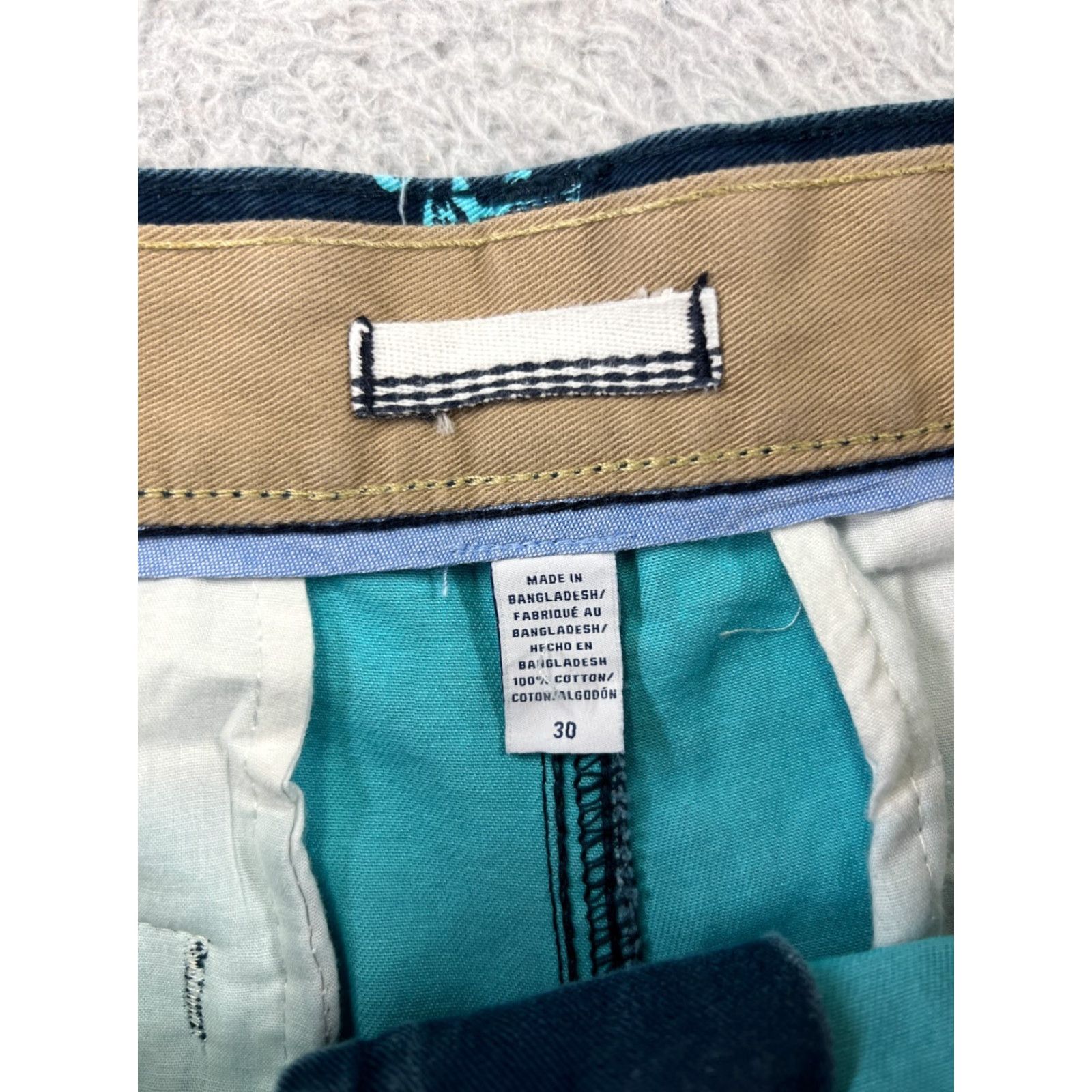 Izod IZOD Mens Shorts 30 Blue Flamingo All Over Print Chino Cotton Golf Wear Adult Regular 30 Blue Flamingo Pattern Mens Size US 30 / EU 46 - 4 Thumbnail